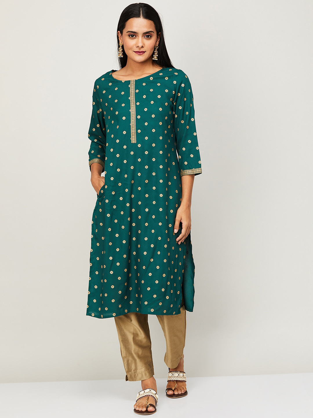

Melange by Lifestyle Women Green Ethnic Motifs Printed Mirror Work Kurta