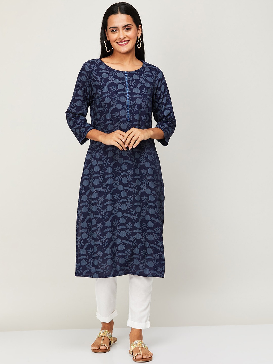 

Melange by Lifestyle Women Blue Ethnic Motifs Printed Flared Sleeves Thread Work Kurta