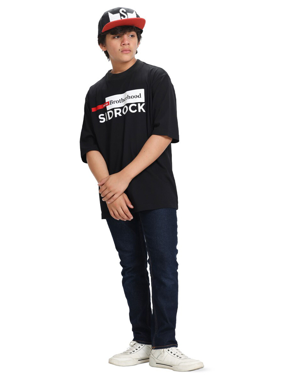 

SIDROCK Boys Black Typography Printed V-Neck Loose T-shirt