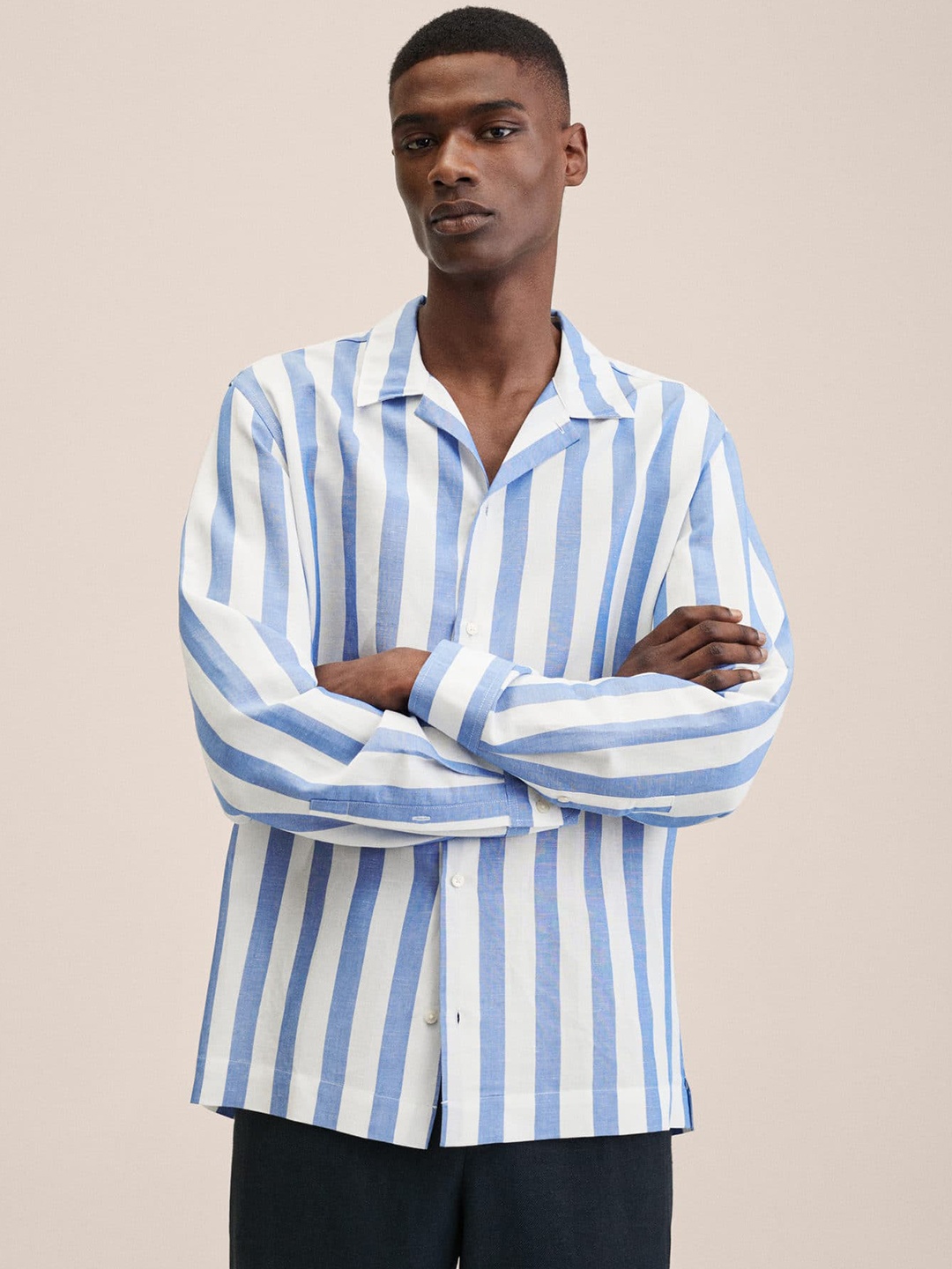 

MANGO MAN Blue & White Striped Casual Shirt
