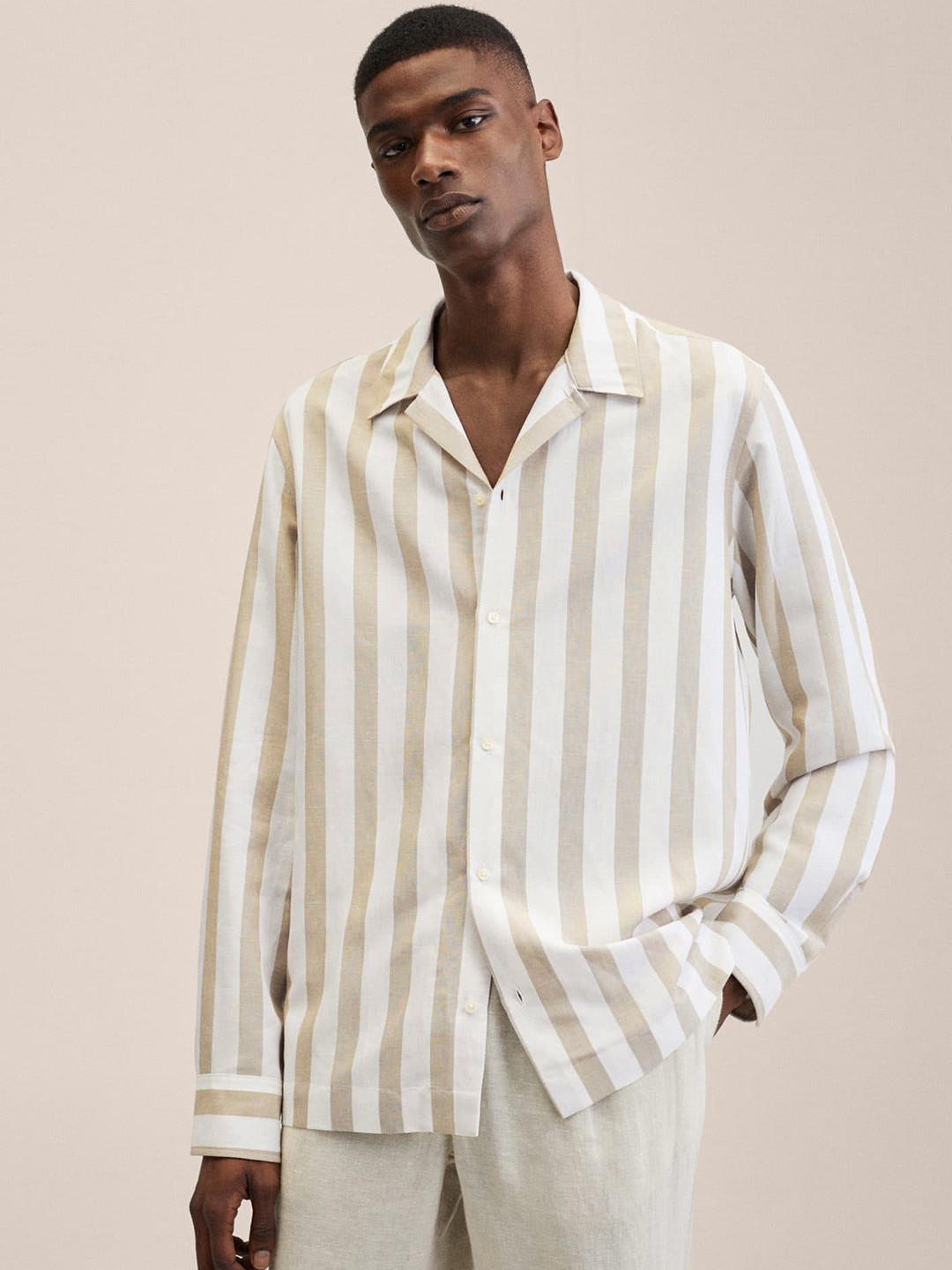 

MANGO Man White Striped Casual Shirt