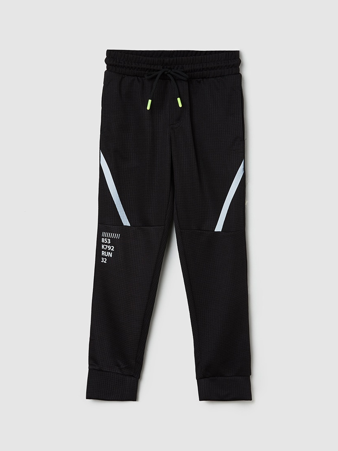 

max Boys Black Solid Cotton Jogger