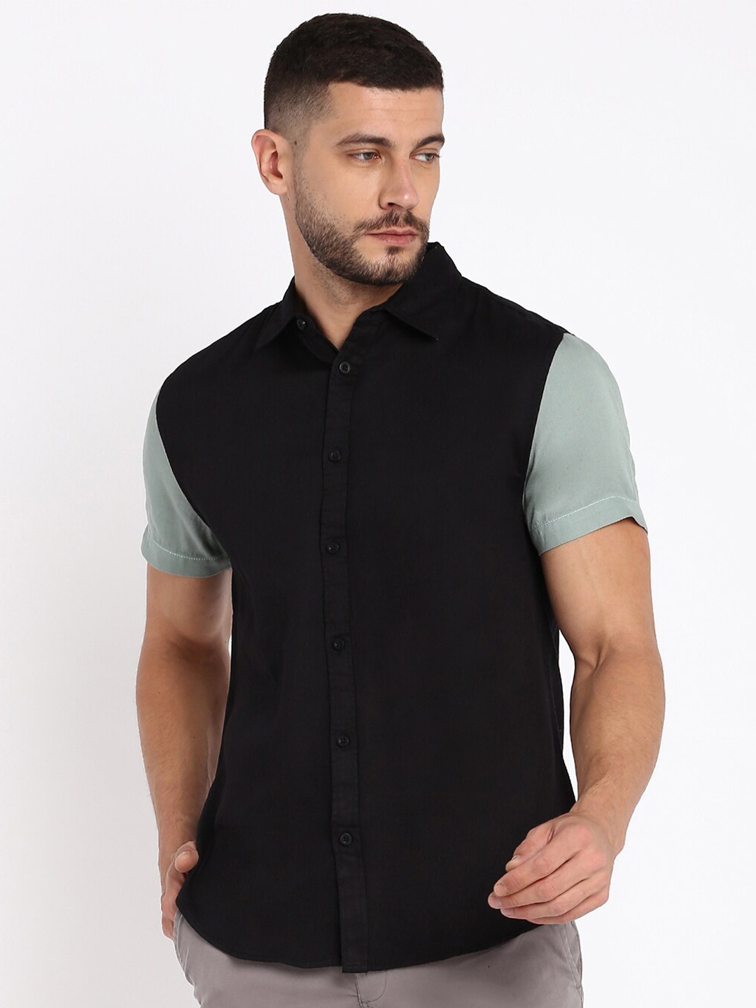 

abof Men Black Colourblocked Casual Shirt