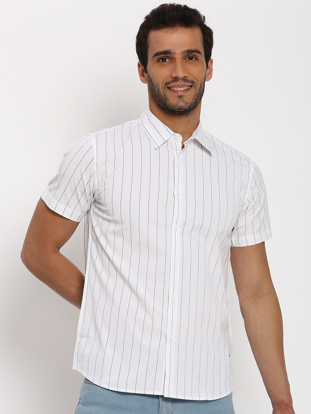 

abof Men White Slim Fit Striped Casual Shirt