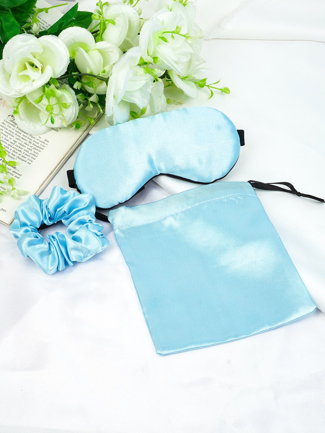 

Crazy Corner Set of 3 Blue & Black Solid Travel Accessory