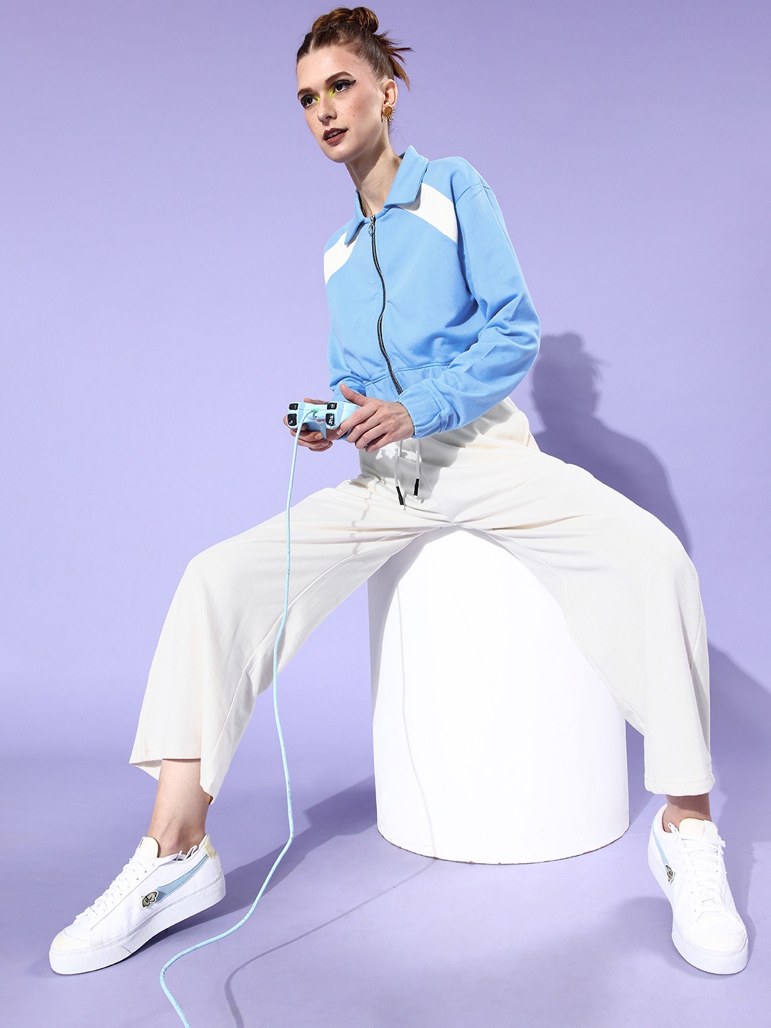 

abof Women Stunning Blue Solid Sweatshirt with Track Pants