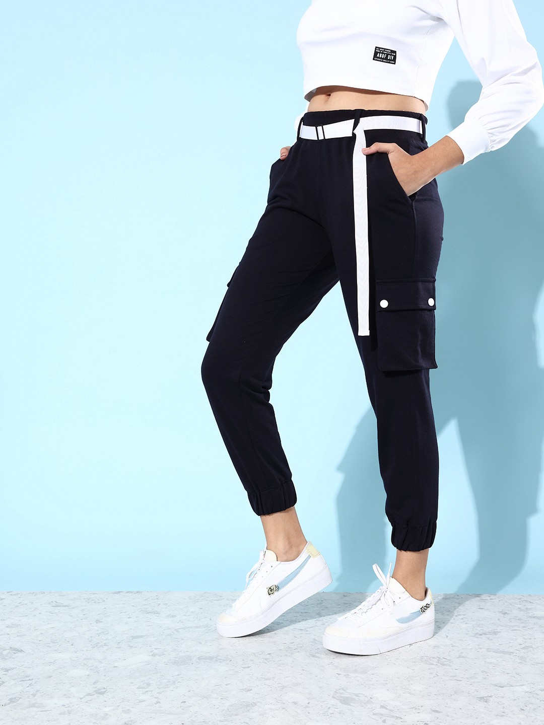 

abof Women Blue Solid Y2K Cargo Trousers