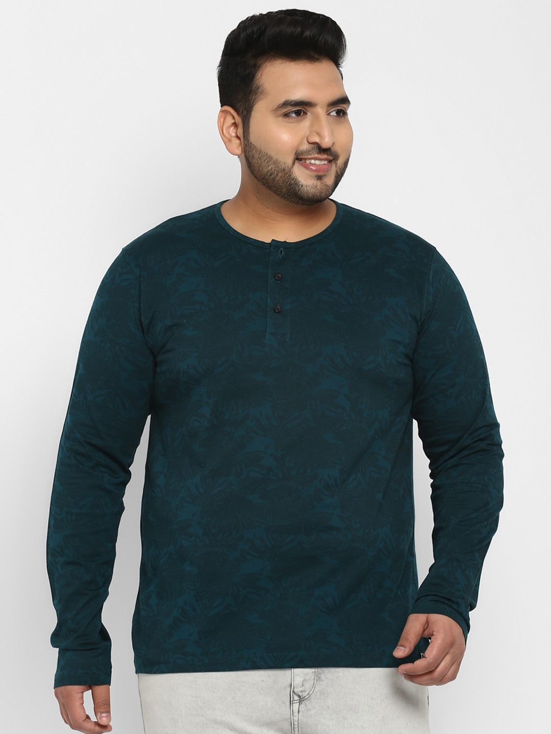 

Urbano Plus Men Green Henley Neck T-shirt