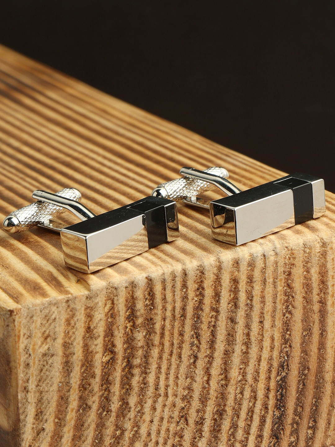 

Alvaro Castagnino Silver-Toned Cufflink