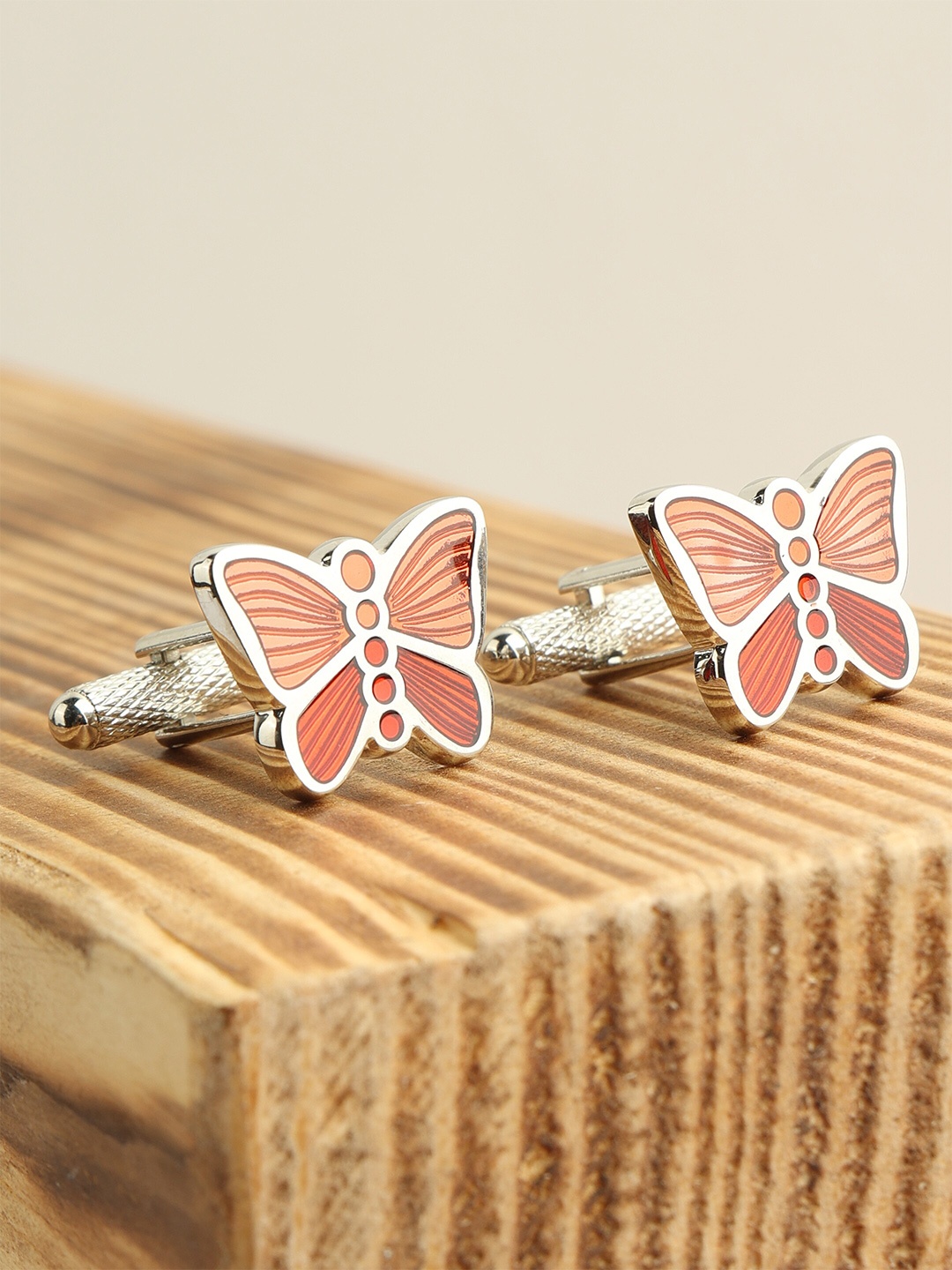 

Alvaro Castagnino Silver-Toned & Red Quirky Butterfly Shaped Cufflink