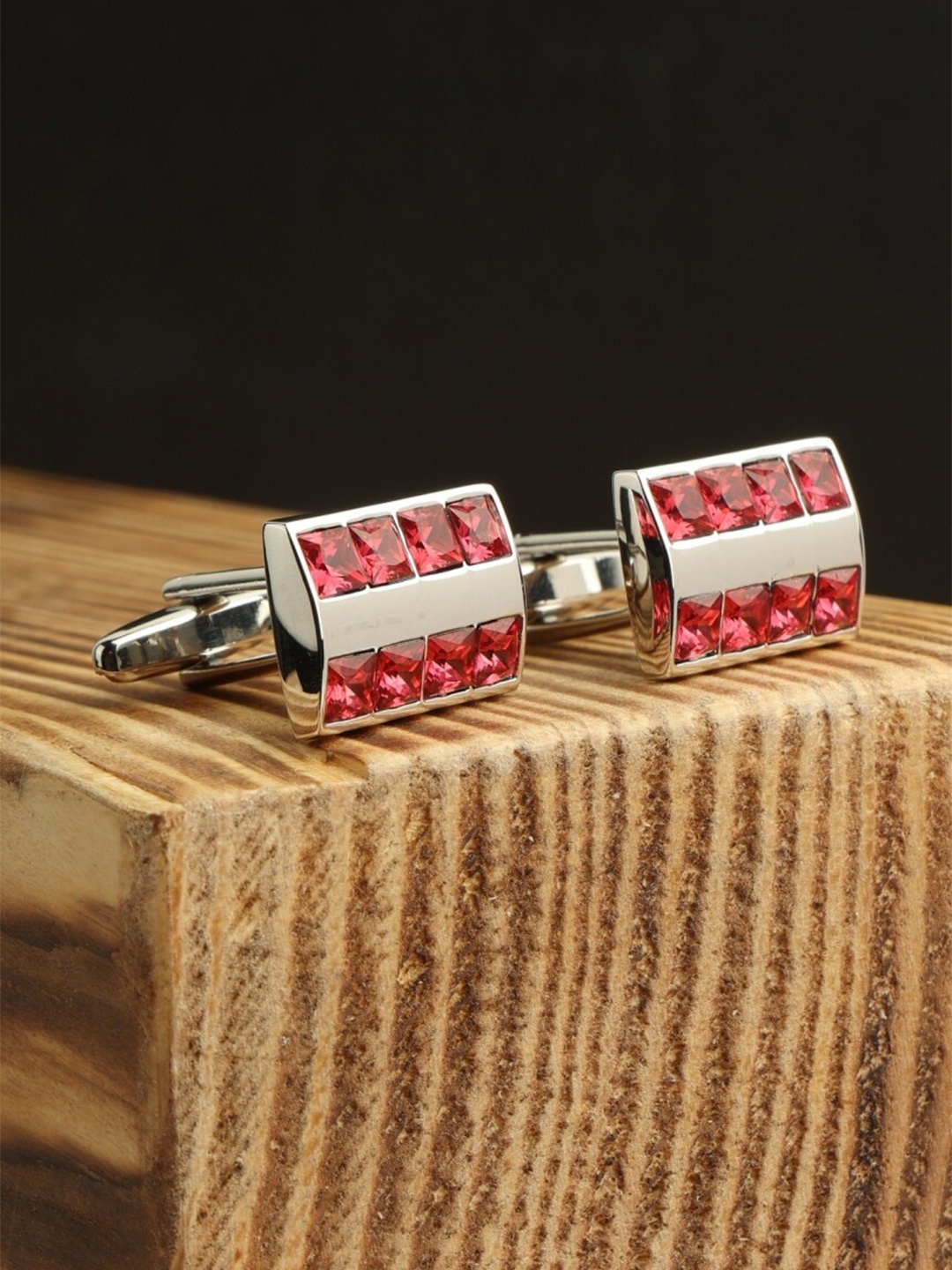 

Alvaro Castagnino Red & Silver-Toned Rectangle Cufflink