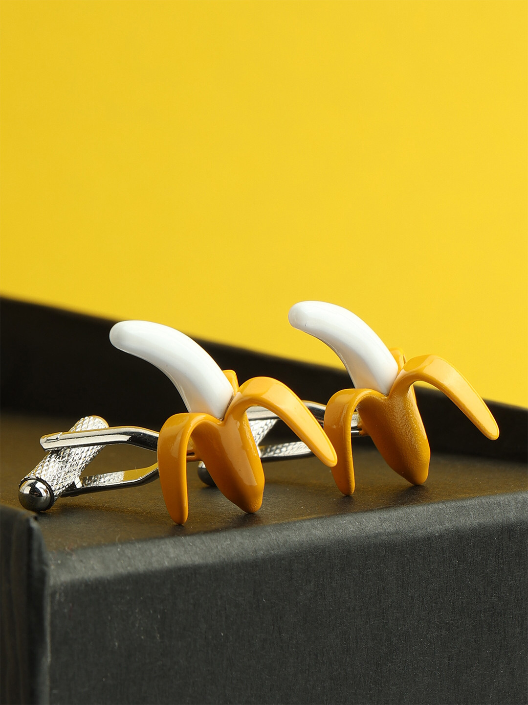 

Alvaro Castagnino Yellow & White Quirky Cufflink