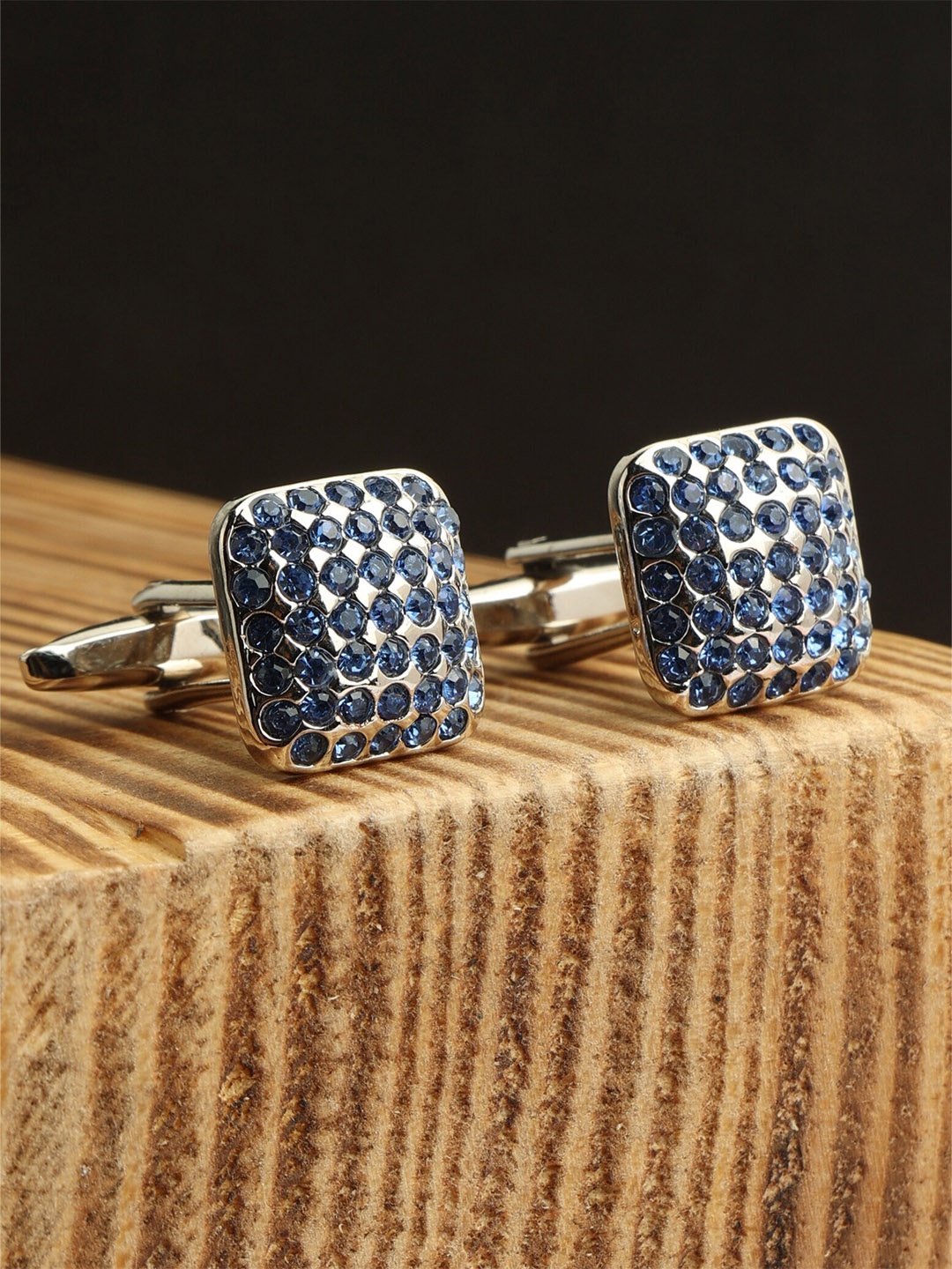 

Alvaro Castagnino Blue & Silver-Toned Embellished Square Cufflink