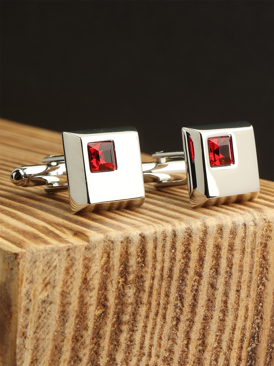

Alvaro Castagnino Silver-Toned & Red Square Cufflink