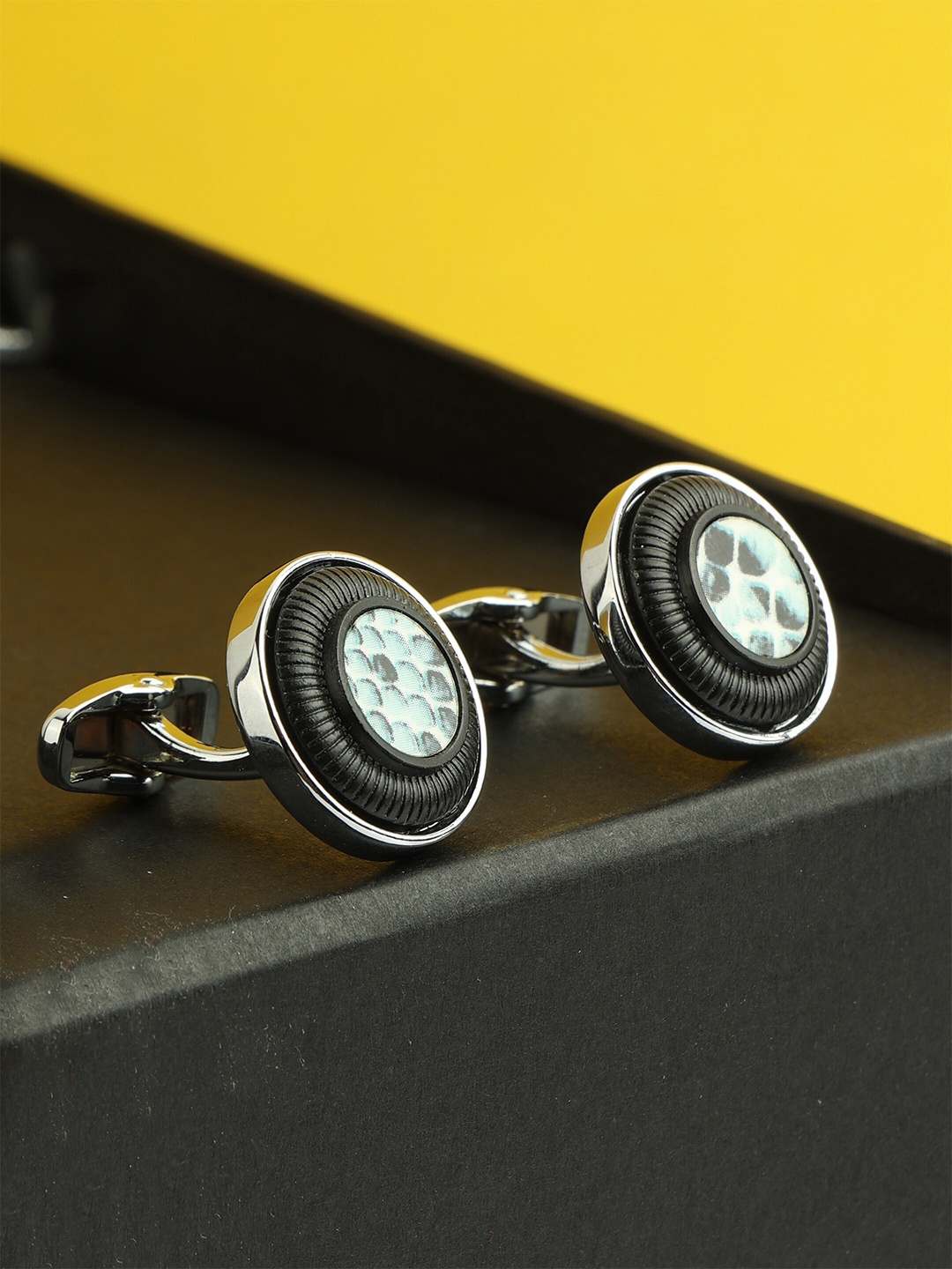 

Alvaro Castagnino Black & White Round Cufflink