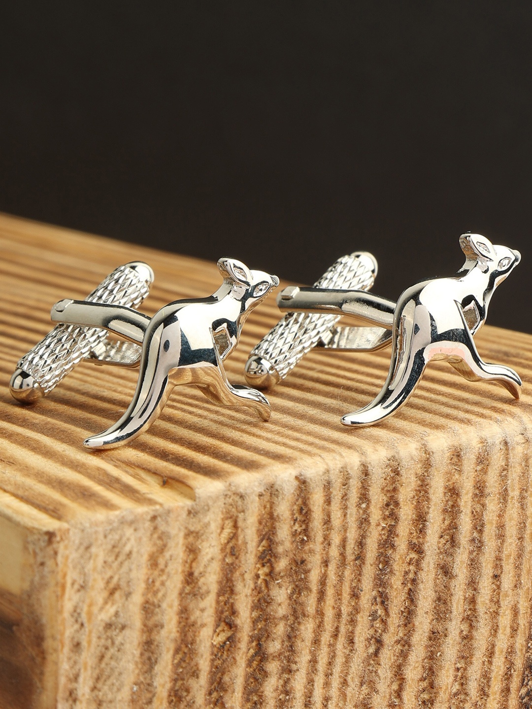 

Alvaro Castagnino Silver-Toned Quirky Cufflink