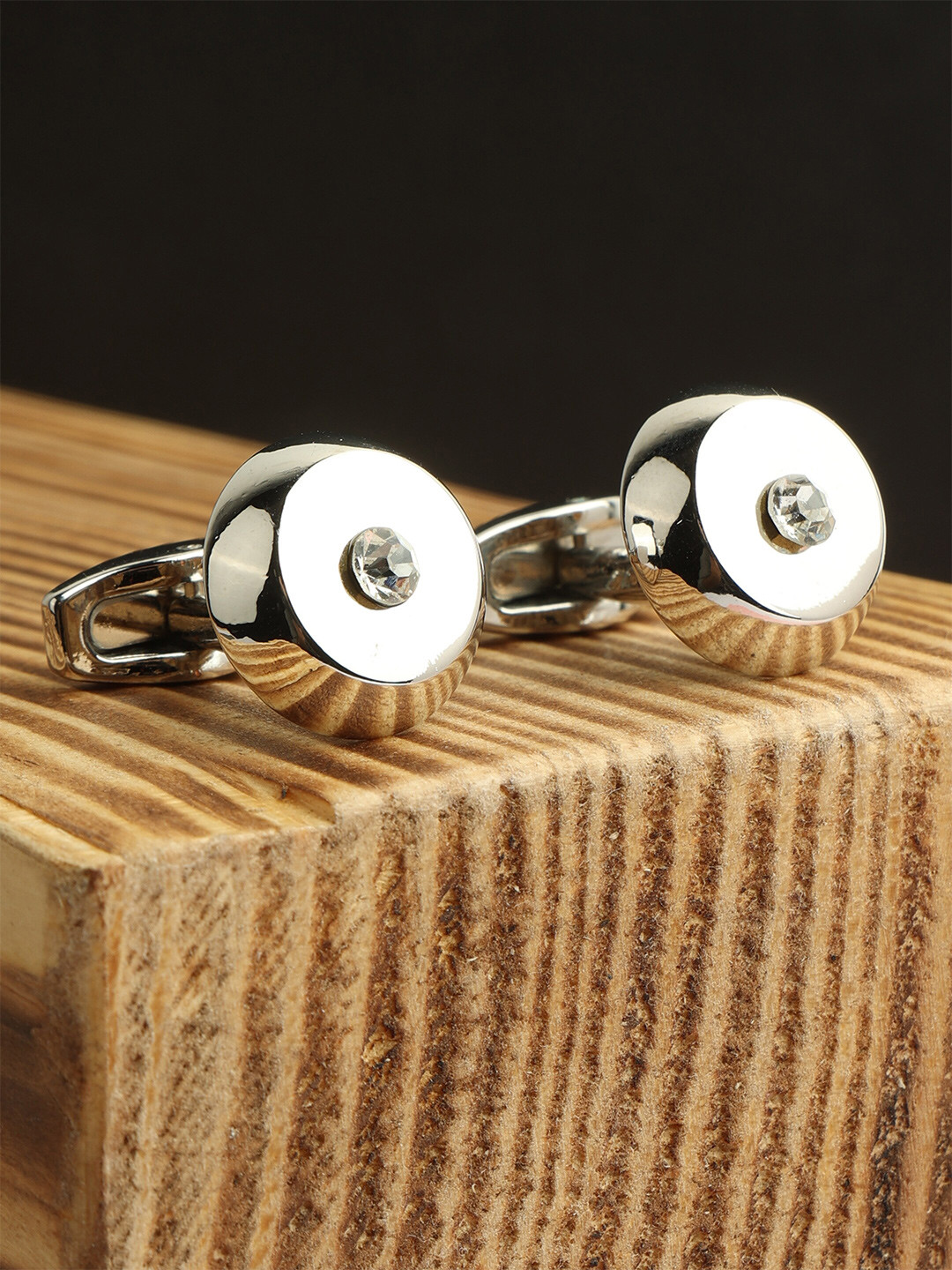 

Alvaro Castagnino Silver-Toned Round Cufflink