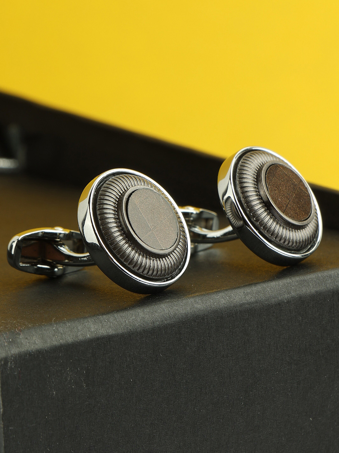 

Alvaro Castagnino Black Round Cufflink