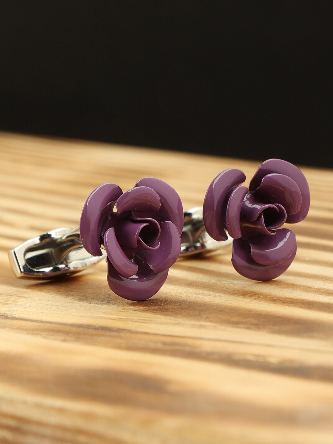 

Alvaro Castagnino Purple & Silver-Toned Floral Cufflink