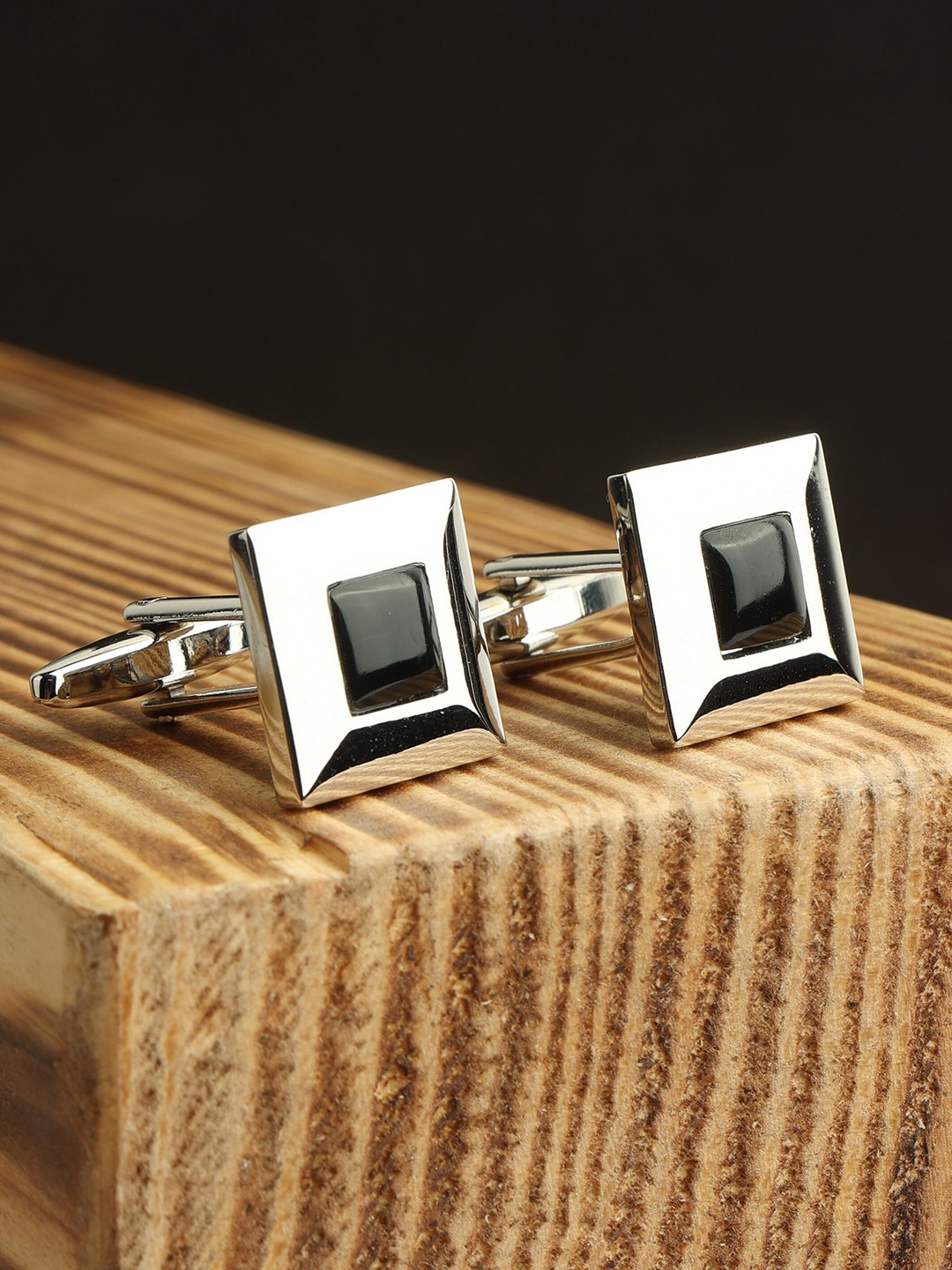 

Alvaro Castagnino Silver-Toned & Black Square Cufflink