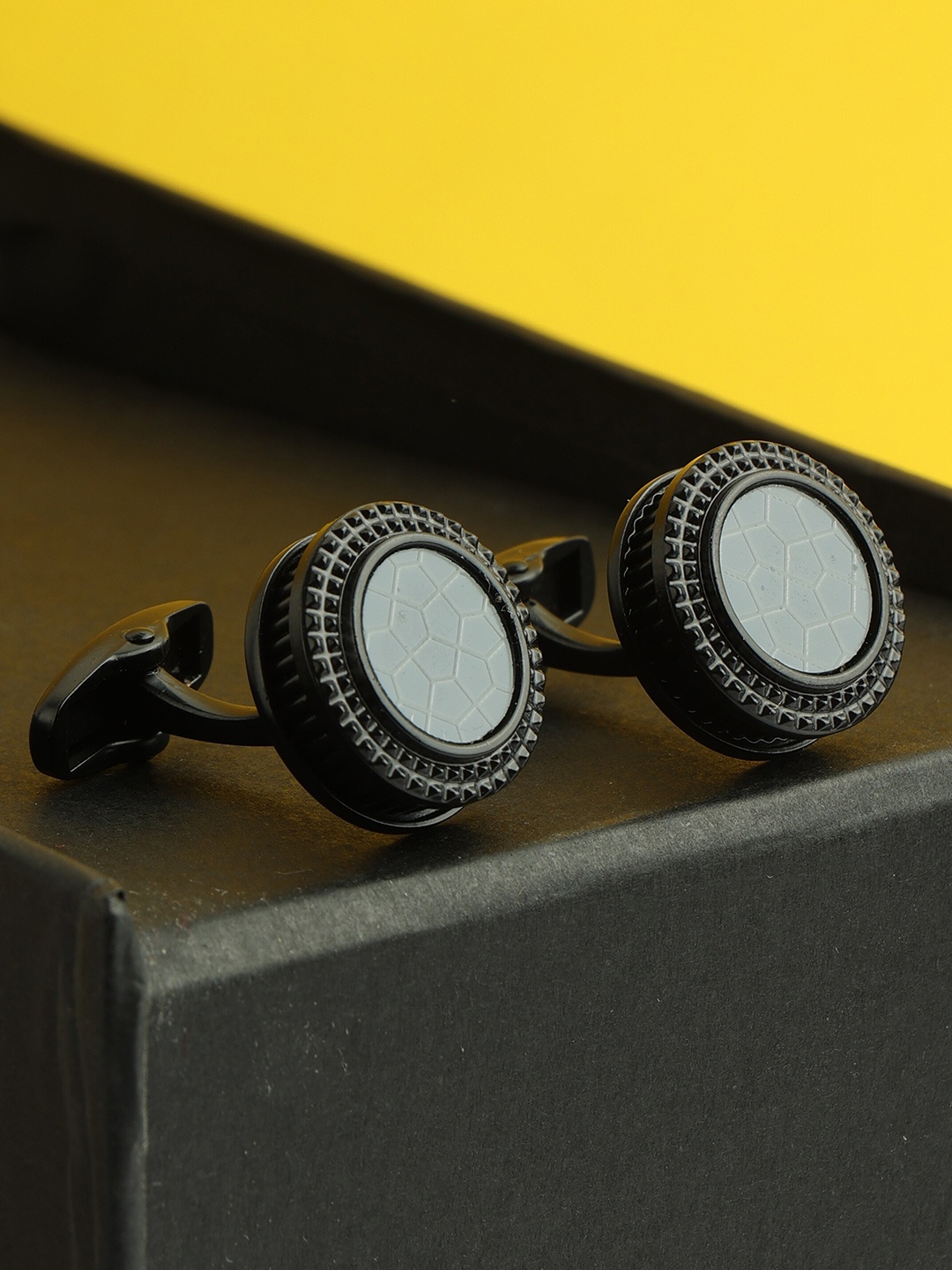

Alvaro Castagnino Black & Grey Circular Cufflink