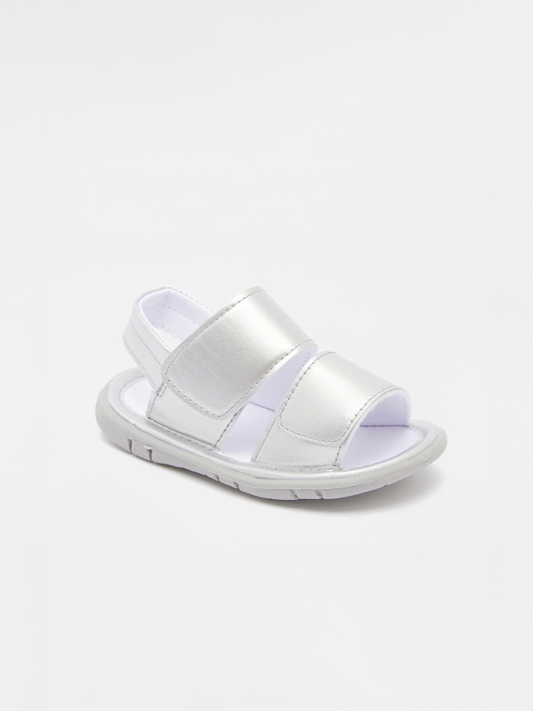 

shoexpress Girls Silver-Toned Open Toe Flats