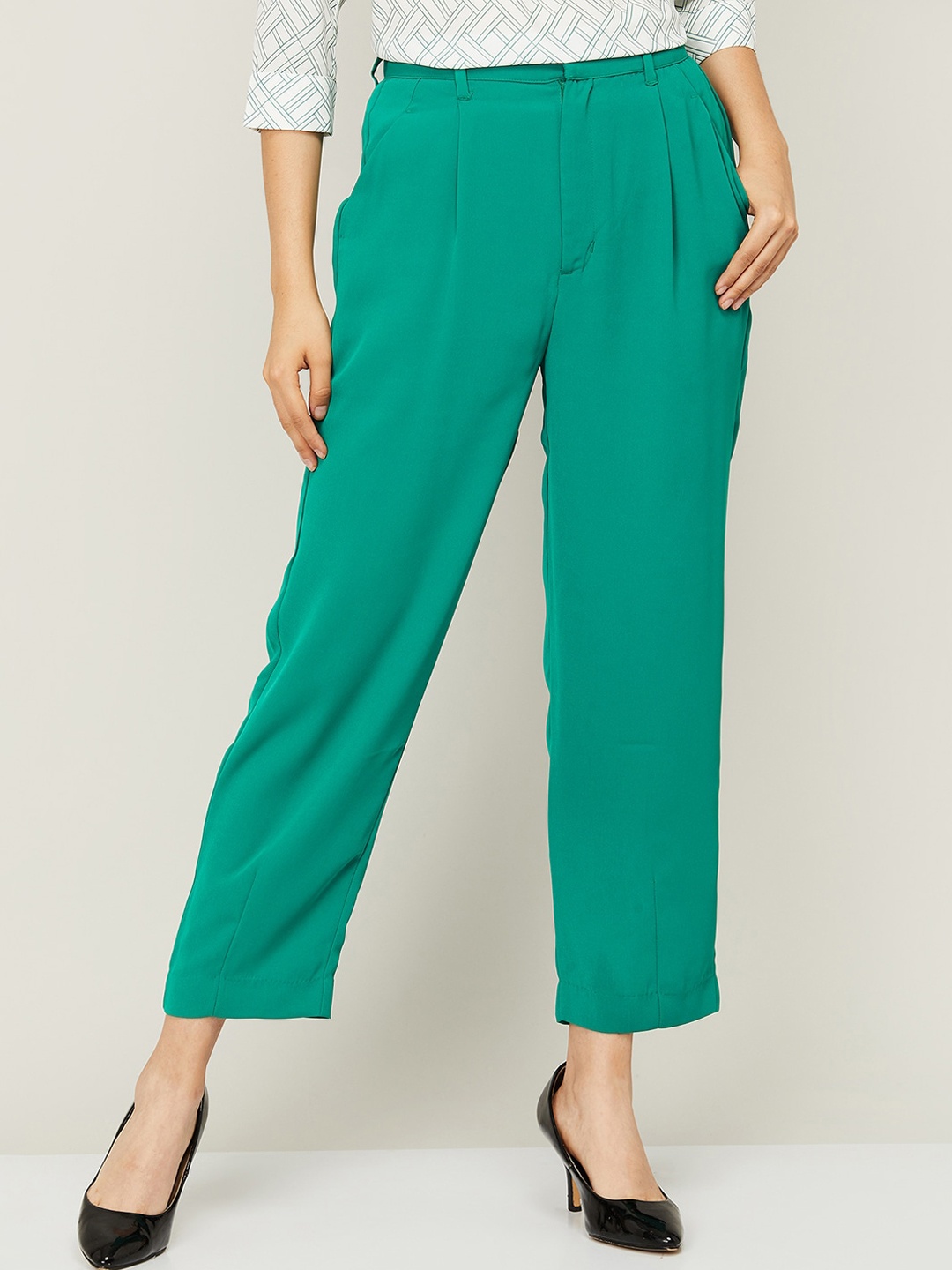 

Ginger by Lifestyle Women Green Pleated Trousers