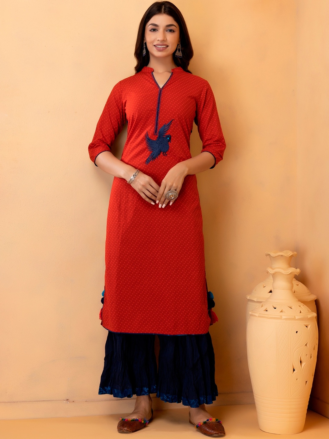 

Geroo Jaipur Women Red Thread Work Handloom Kurta