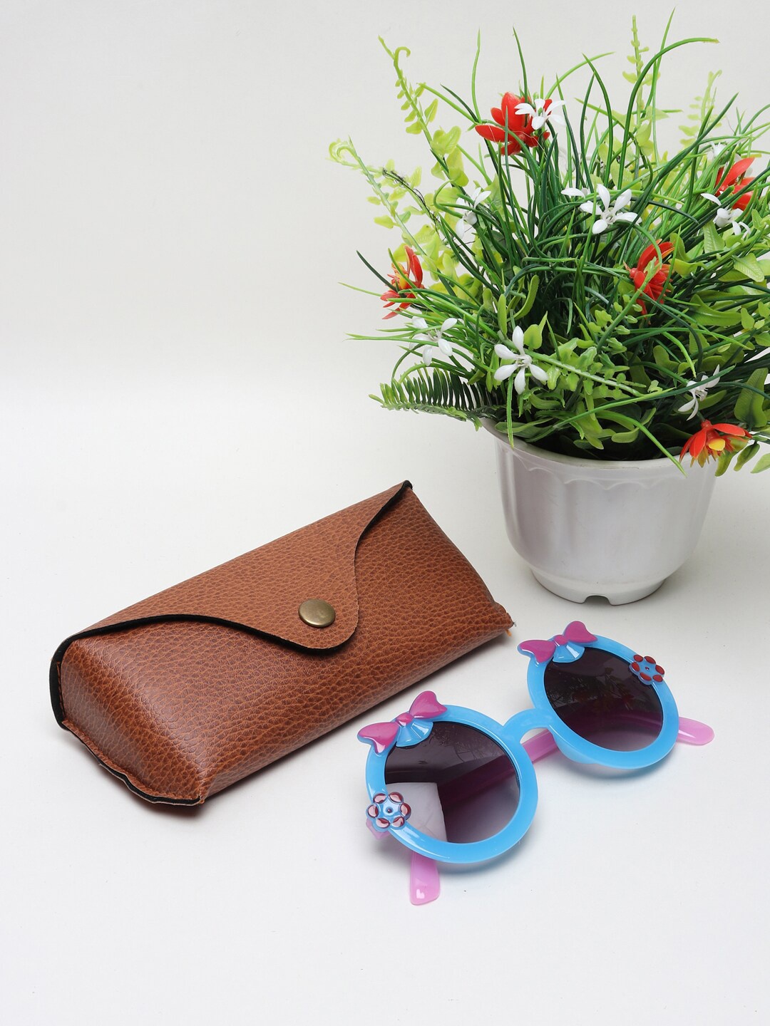 

FROGGY Kids Black Lens & Blue Round Sunglasses with UV Protected Lens FG-3007-03