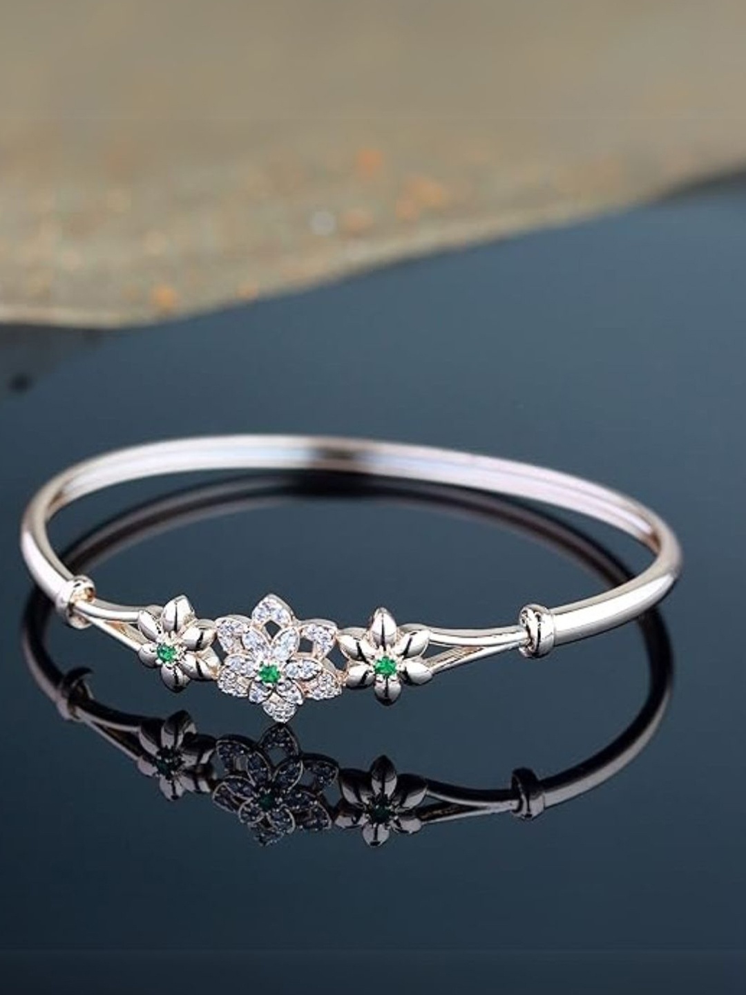 

I Jewels Women Green & Rose Gold-Plated Wraparound Bracelet
