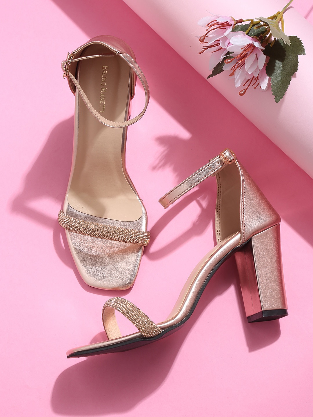 

Bruno Manetti Gold-Toned Colourblocked PU Block Peep Toes with Bows
