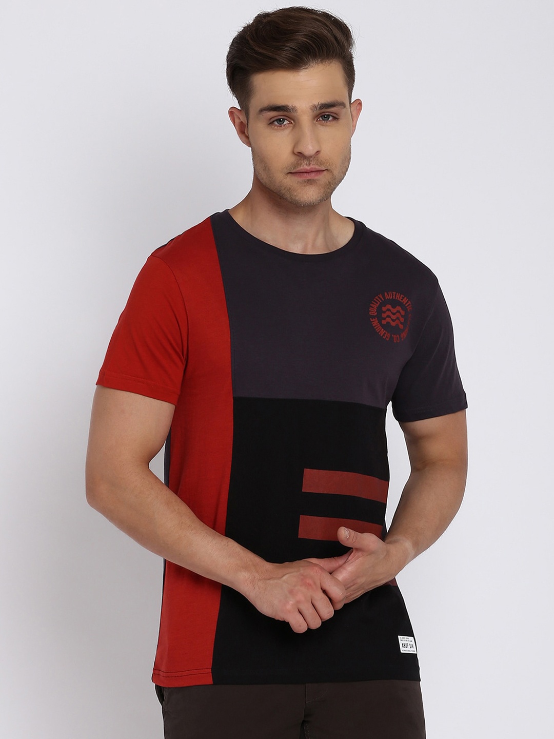 

abof Men Multicoloured Colourblocked Applique T-shirt, Multi