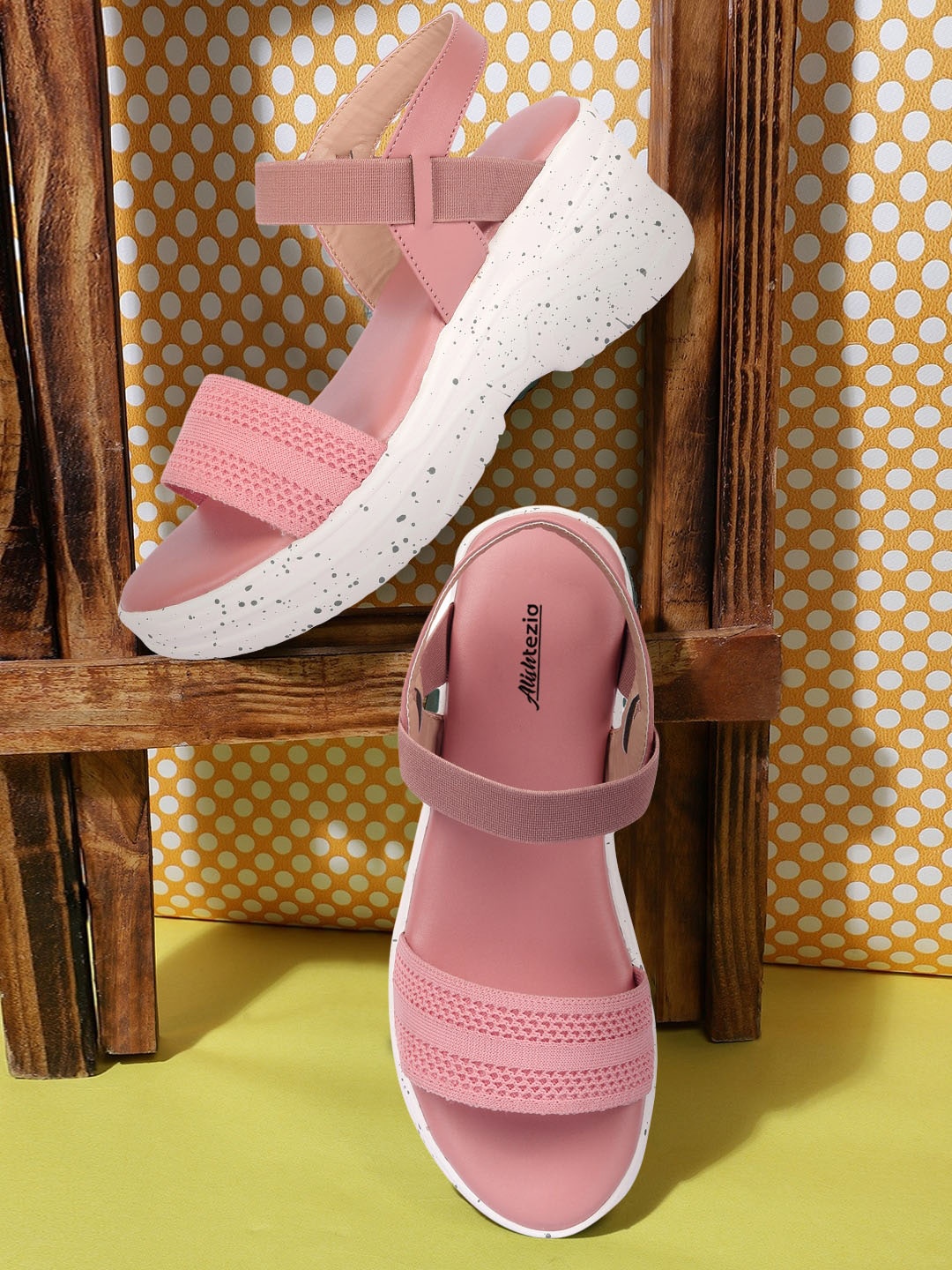 

Alishtezia Pink PU Block Sandals