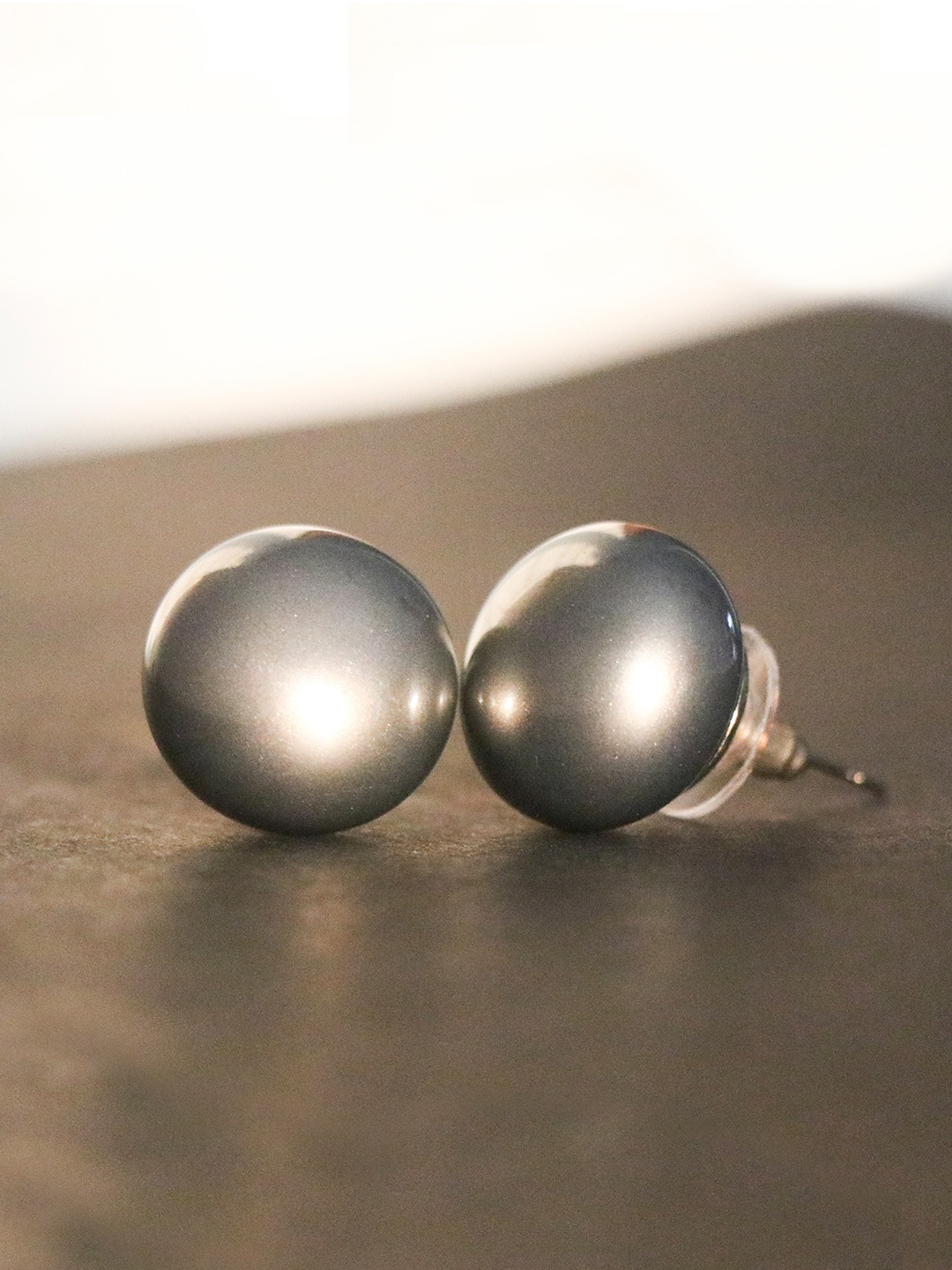 

Ishhaara Grey Studs