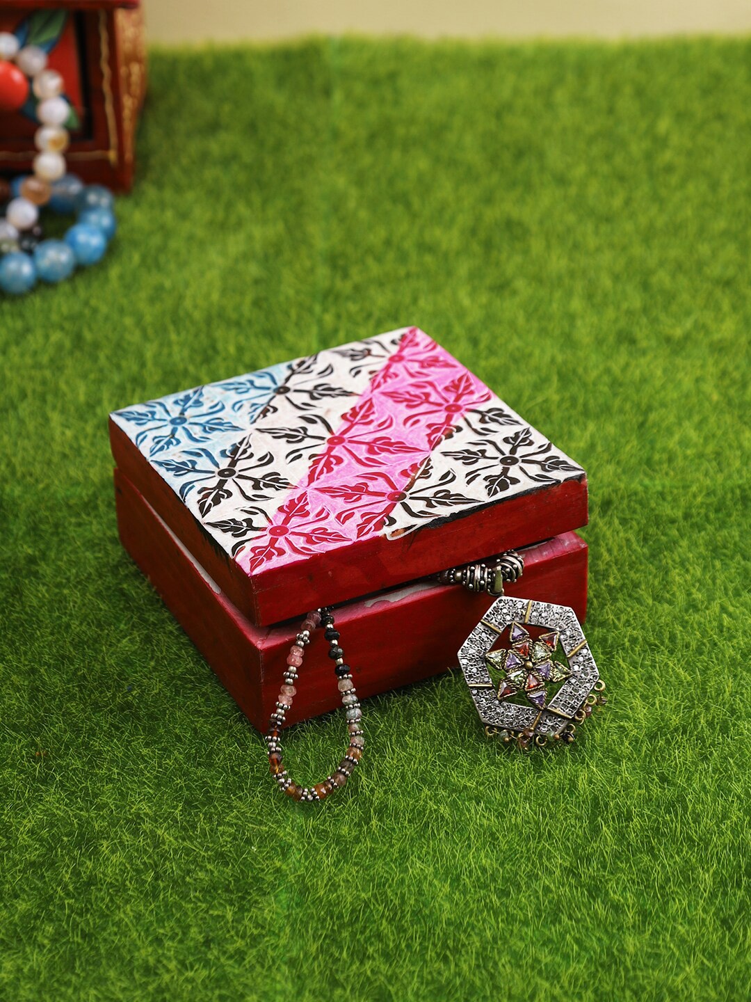 

Aapno Rajasthan Pink & White Self-Design Storage Organisers