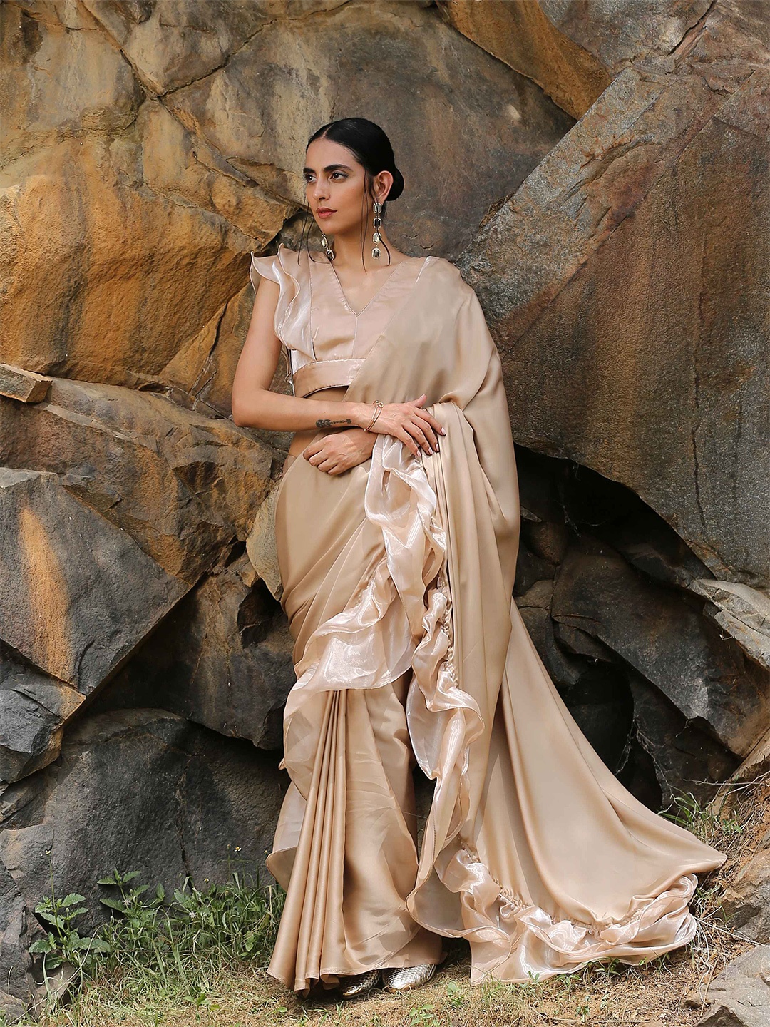 

Swtantra Beige Solid Ruffle Satin Saree
