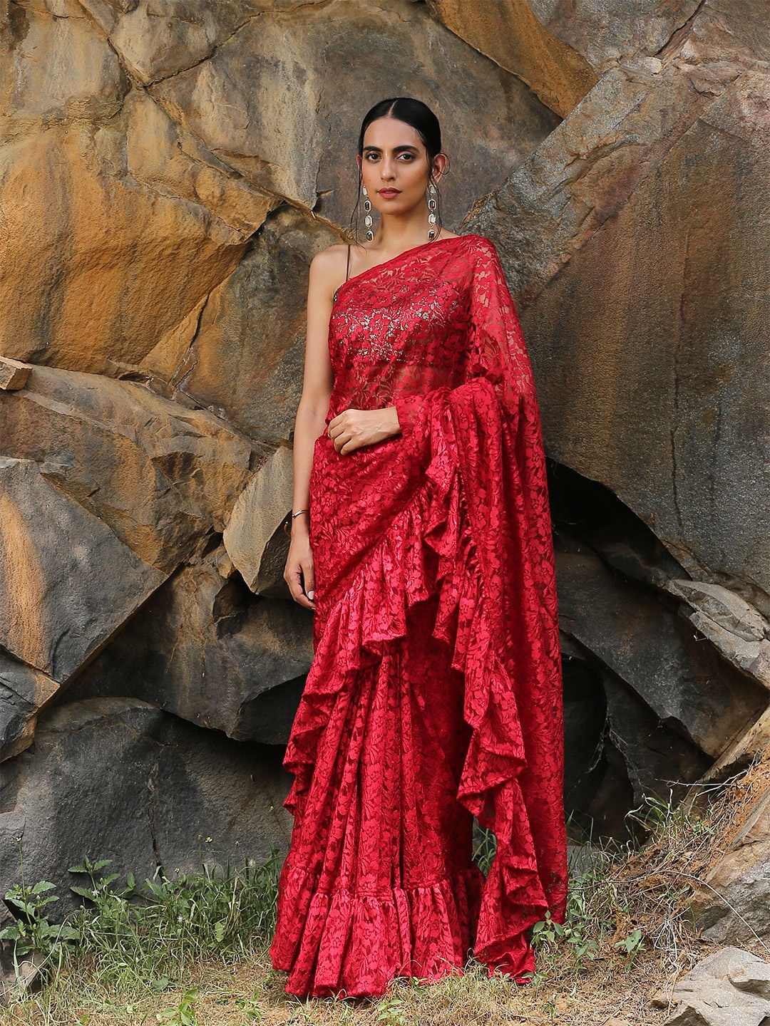 

Swtantra Red Floral Lace Ruffles Saree