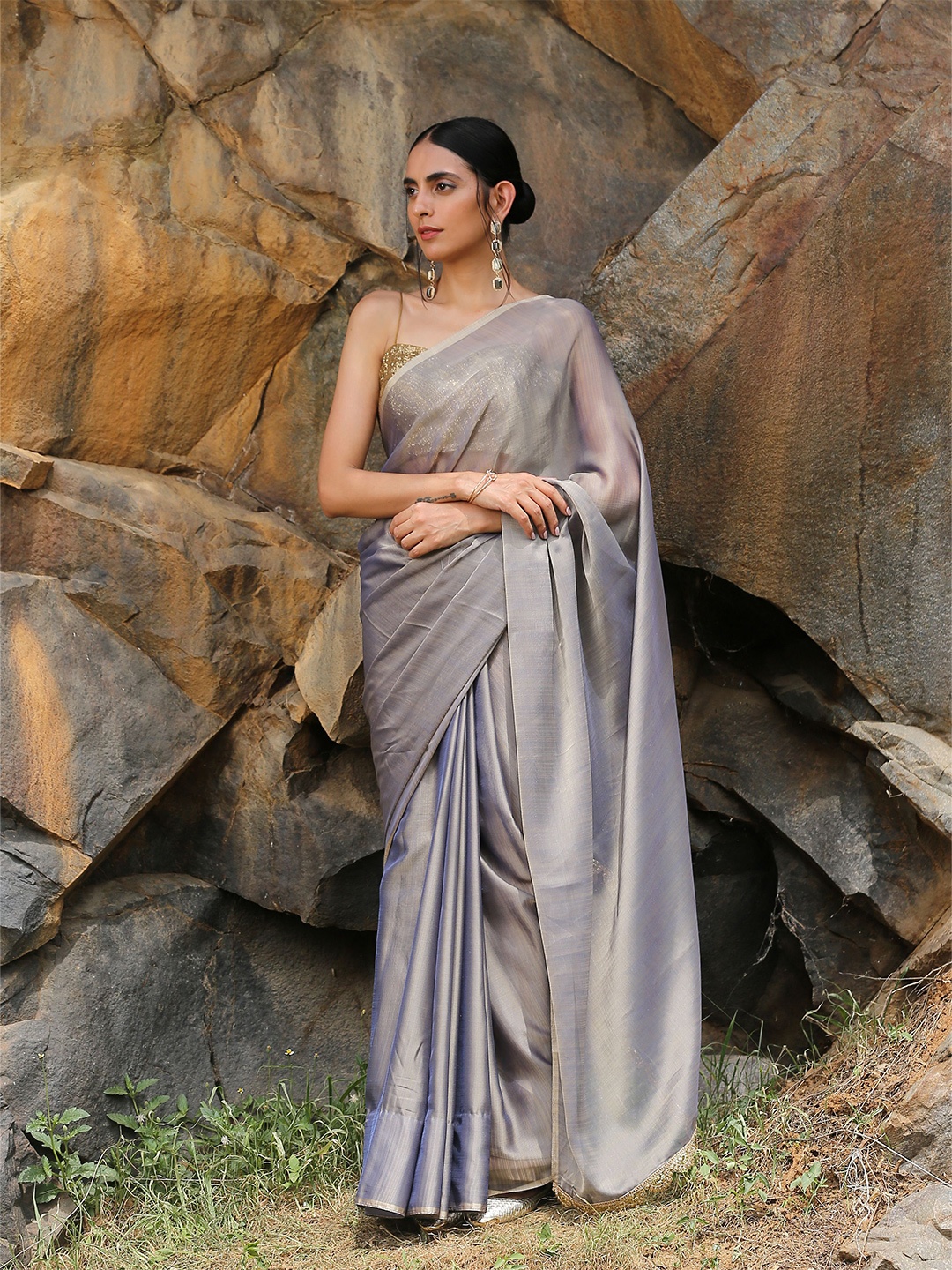 

Swtantra Grey & Gold-Toned Pure Chiffon Saree