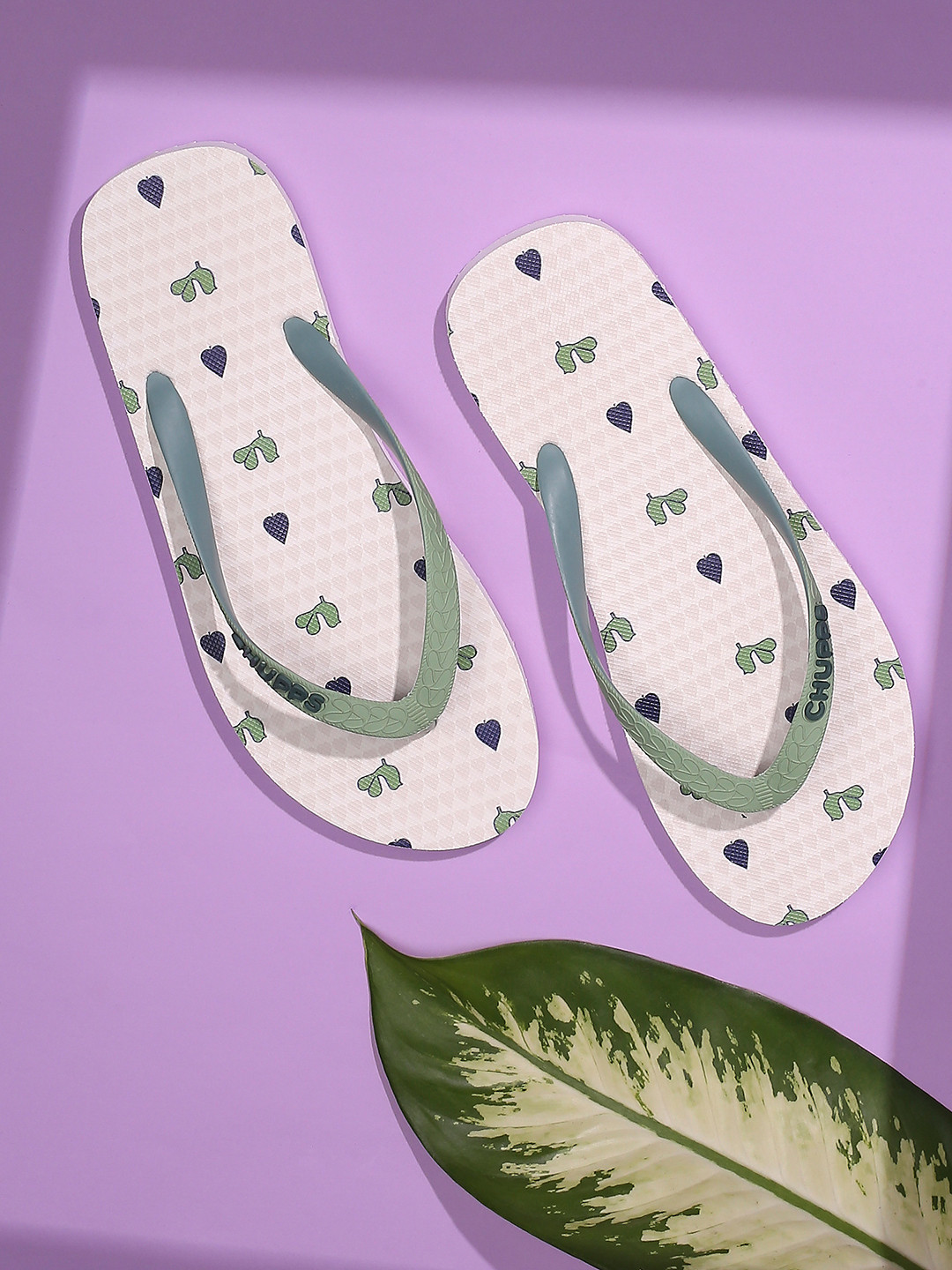 

CHUPPS Women White & Green Printed Rubber Sustainable Thong Flip-Flops