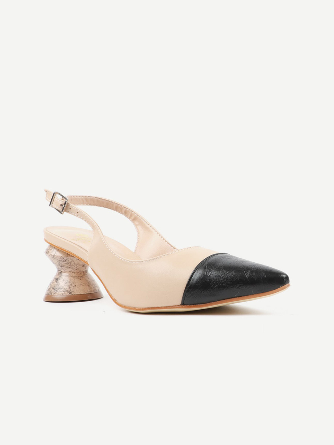 

Carlton London Beige Block Pumps with Buckles