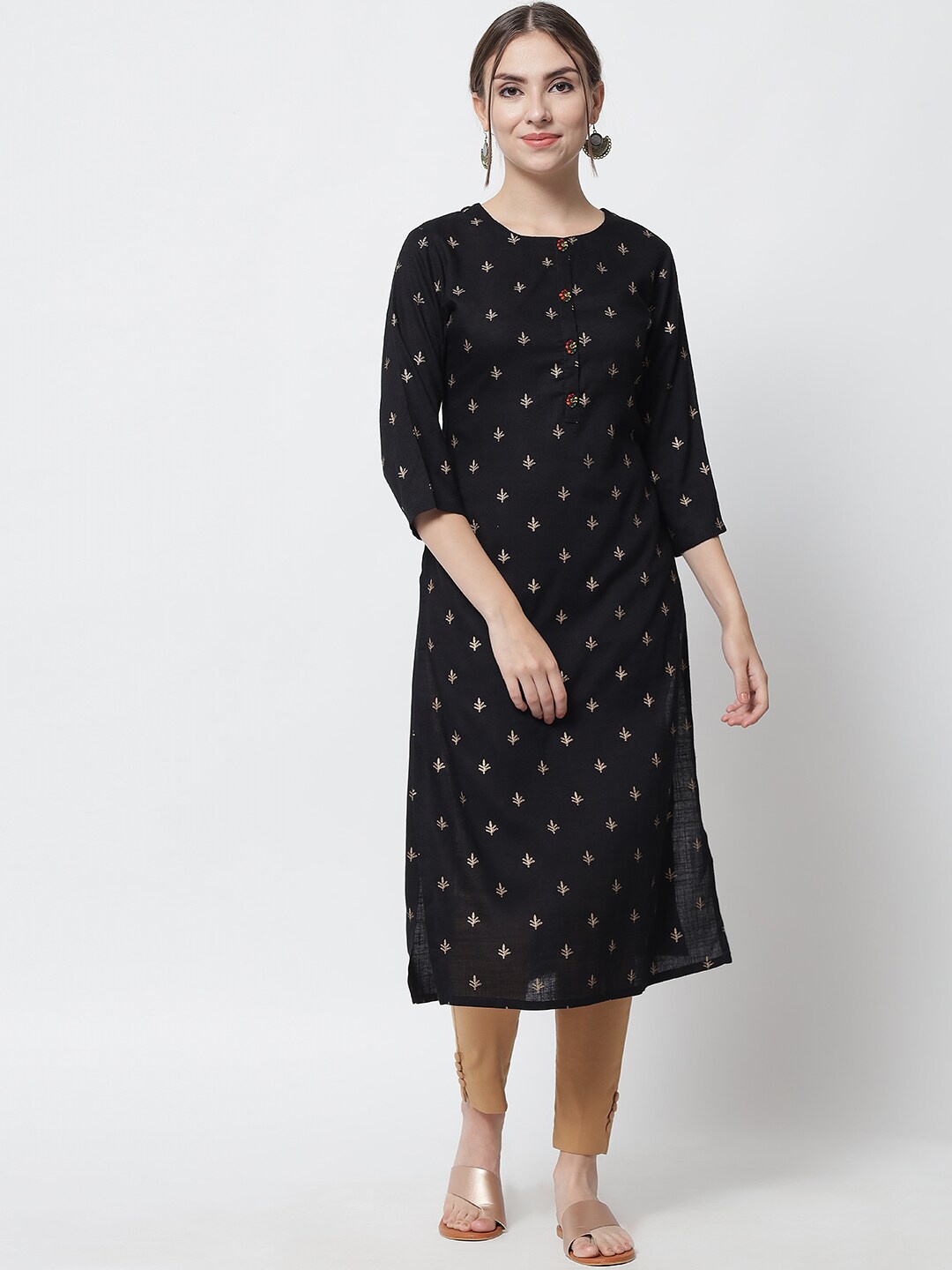 

Spera Women Black Geometric Printed Flared Sleeves Thread Work Kurta