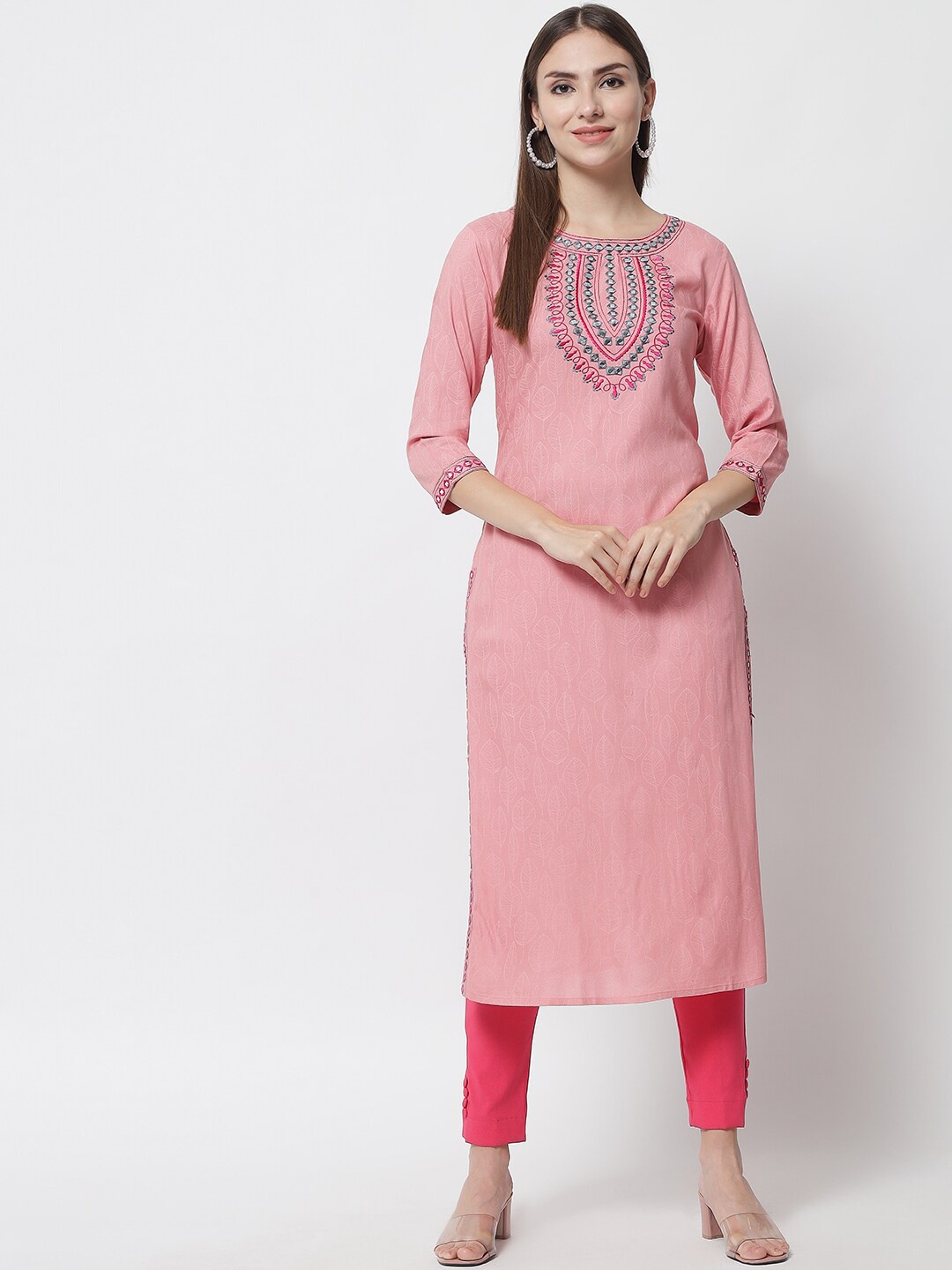 

Spera Women Pink Embroidered Thread Work Kurta