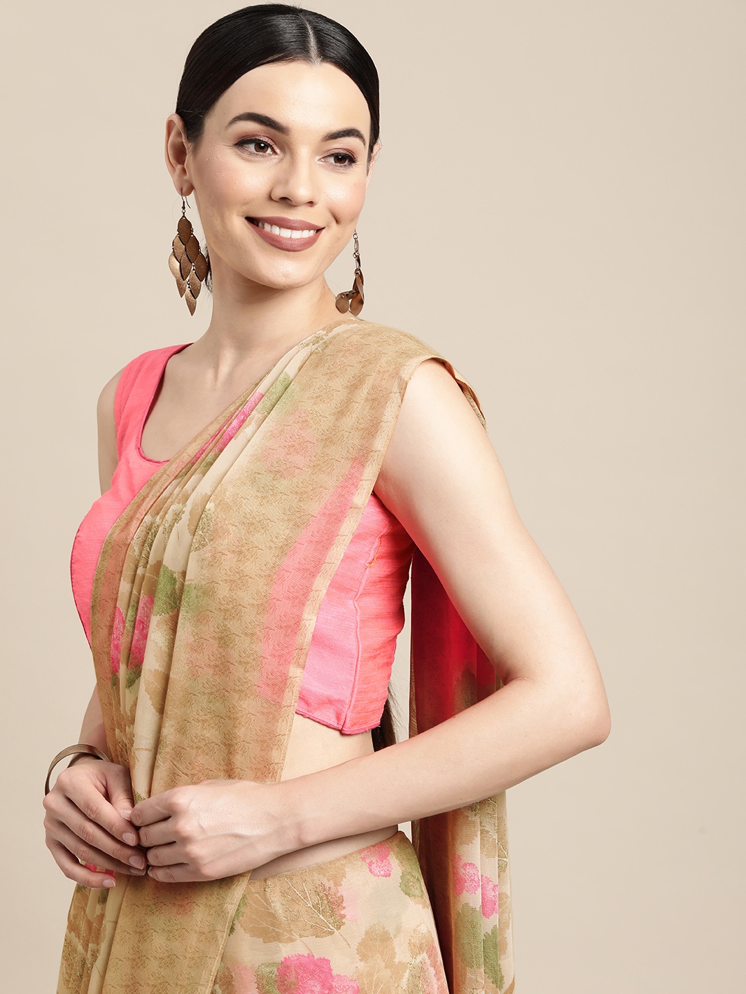 

PERFECTBLUE Cream-Coloured & Pink Floral Poly Georgette Saree