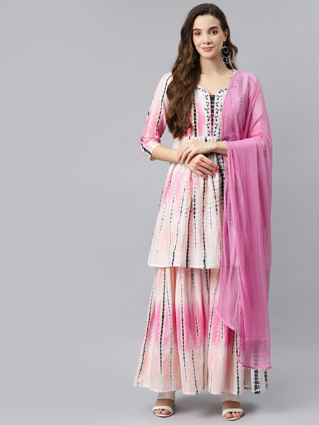 

Hatheli Women Pink Ombre Printed Pure Cotton Kurta with Sharara & Dupatta