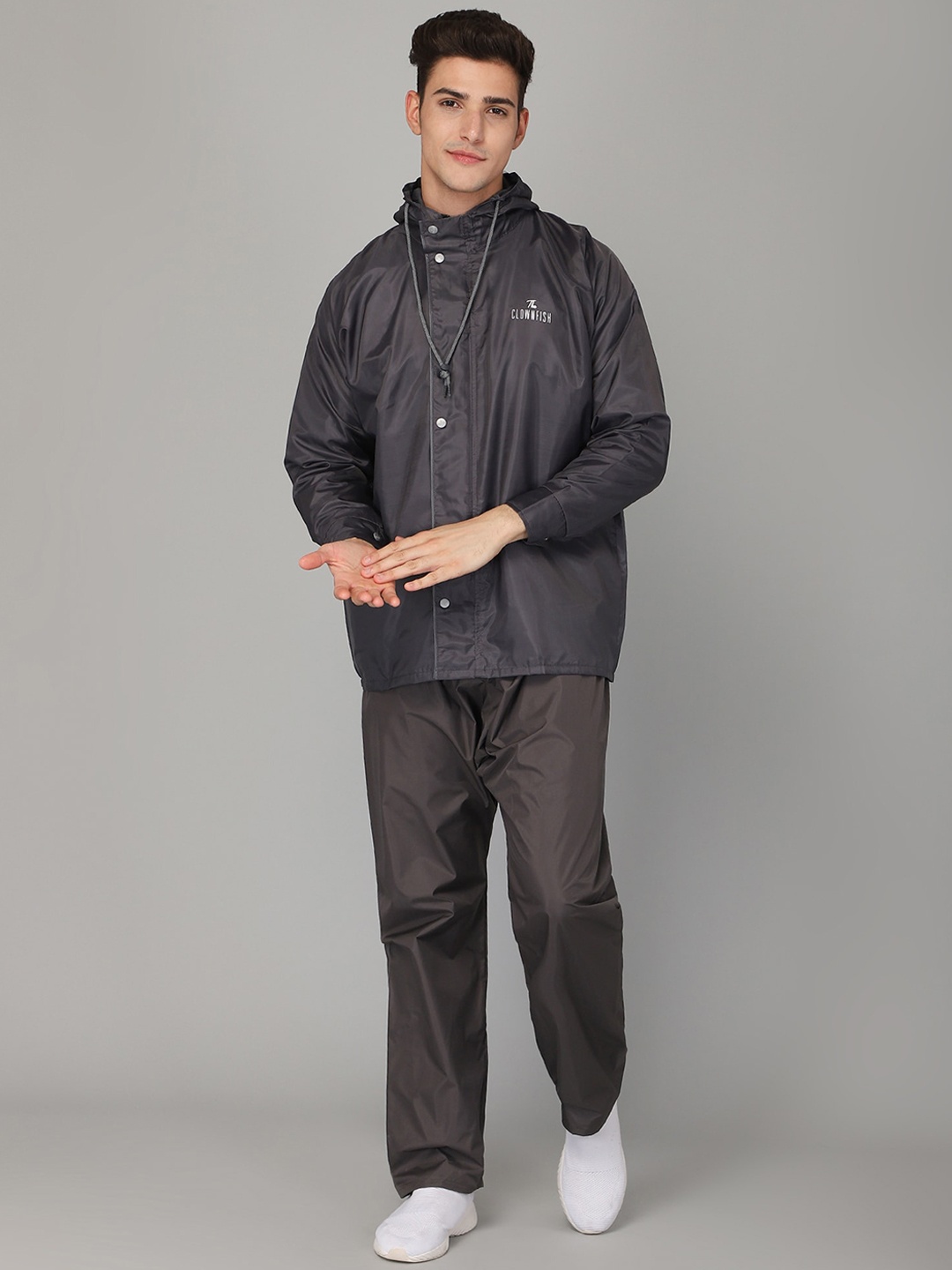 

THE CLOWNFISH Men Grey Solid Rain Suit