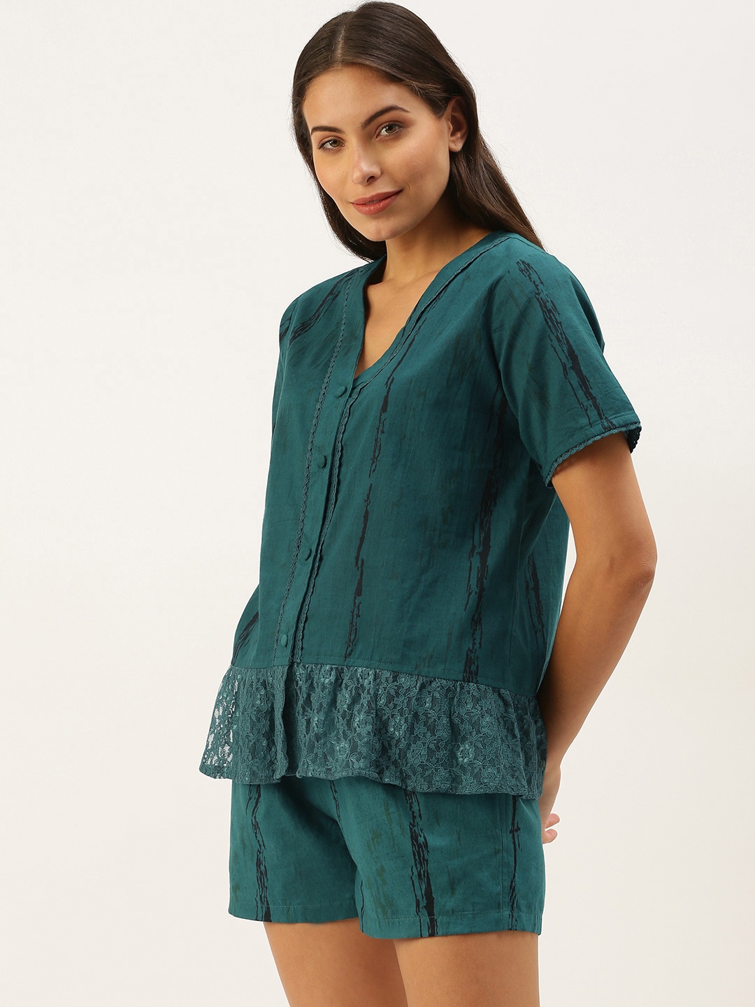

SANSKRUTIHOMES Women Teal Blue & Black Pure Cotton Printed Shorts Set