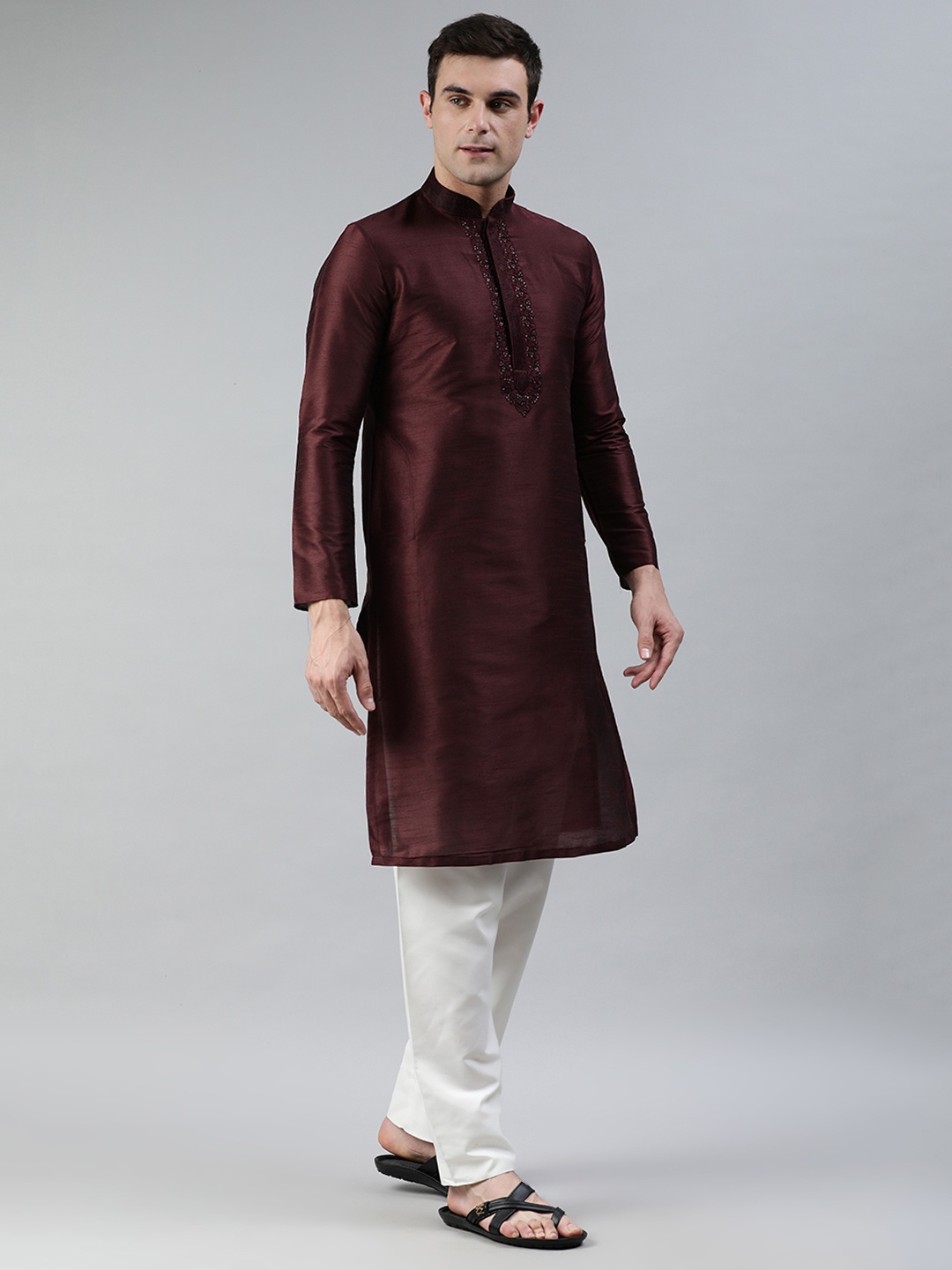 

Manthan Men Burgundy Solid Kurta