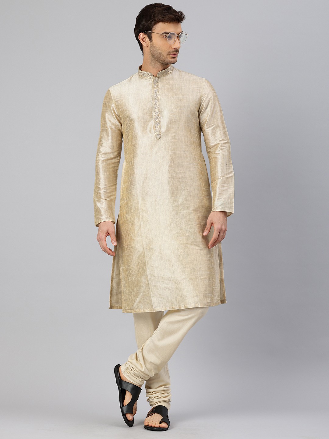 

Manthan Men Thread Work Mandarin Collar Kurta, Beige