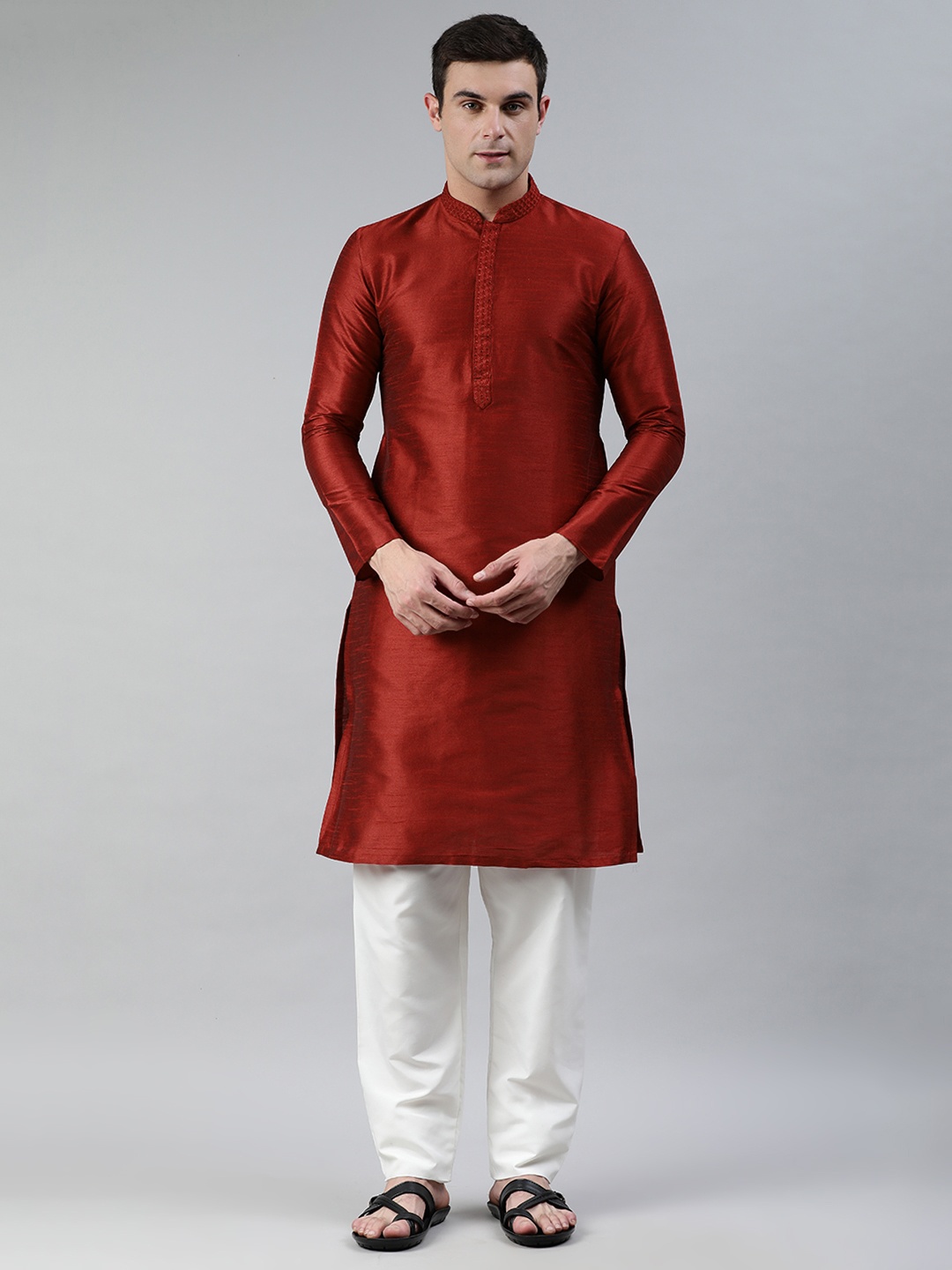 

Manthan Men Maroon Solid Kurta