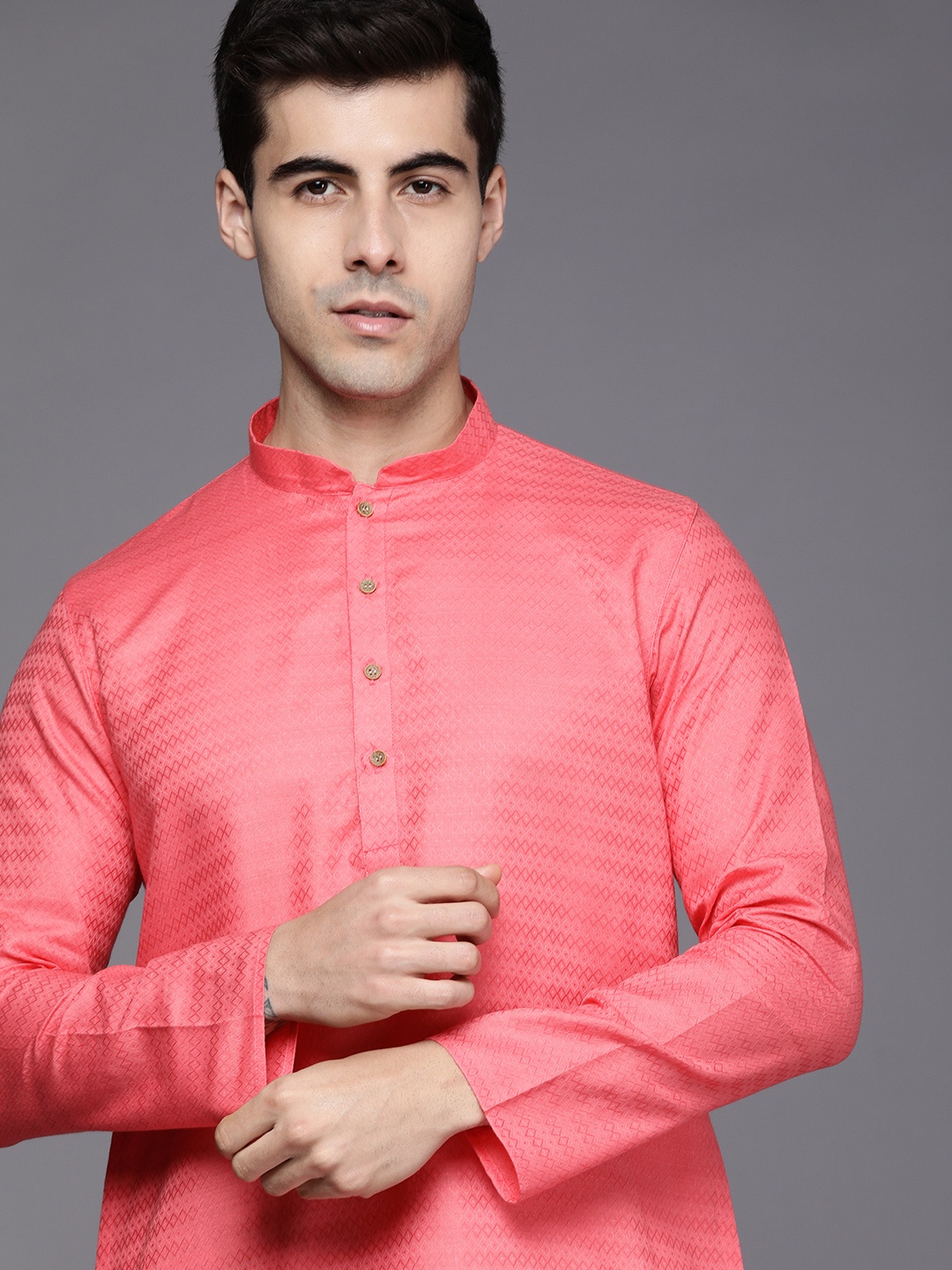 

Manyavar Men Pink Geometric Woven Design Kurta